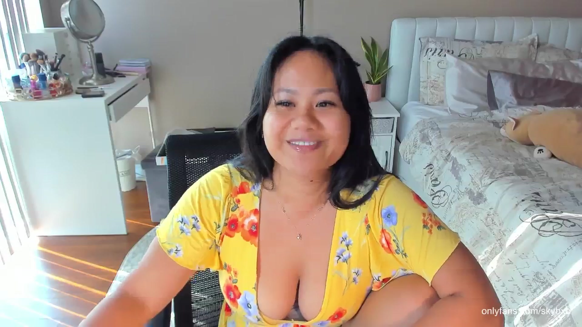 Gallery image thumbnail from skybxo's myfreecams stream on, 07/06/2024, 22:46 image 4 of 20