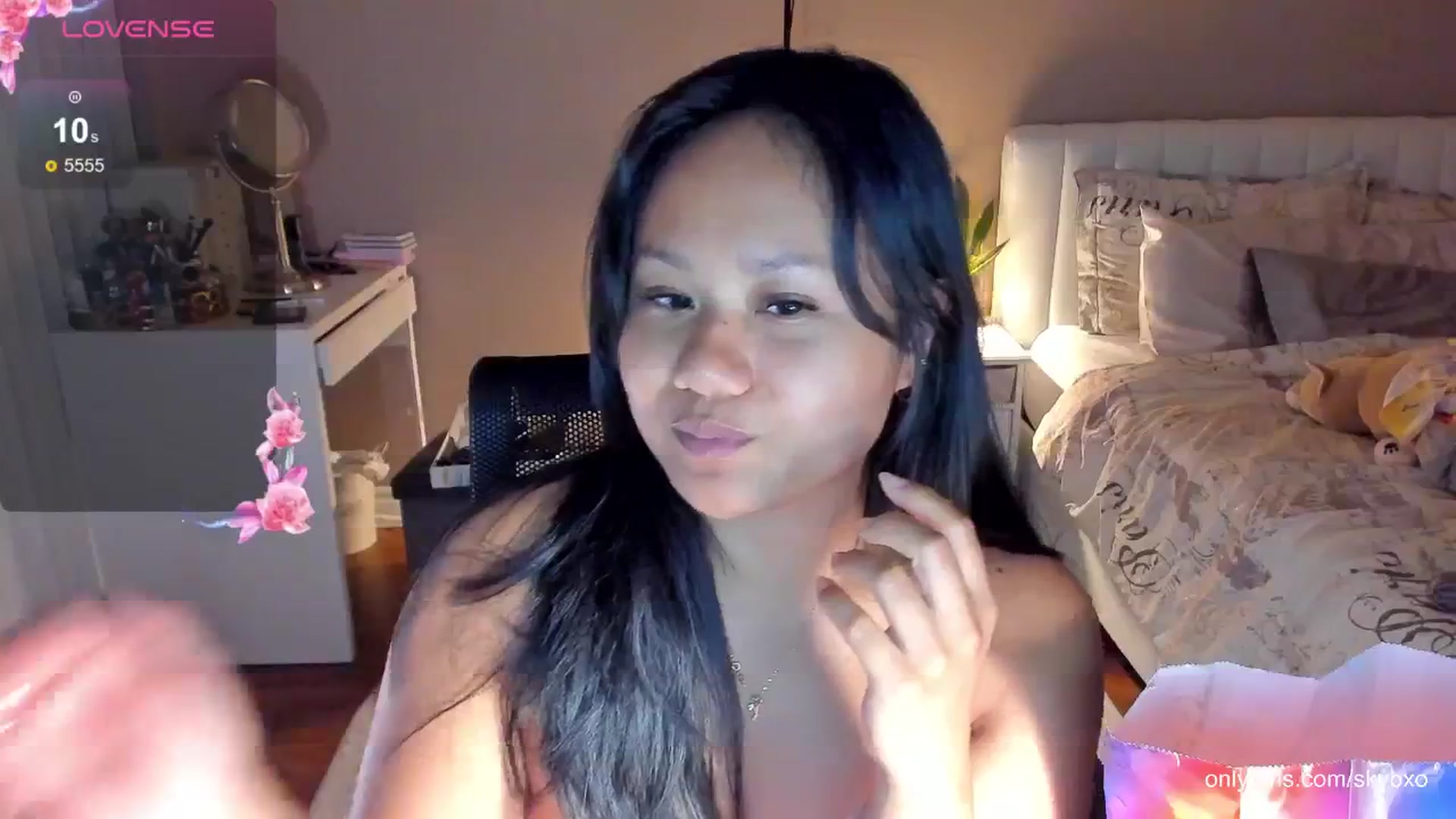 Gallery image thumbnail from skybxo's myfreecams stream on, 07/07/2024, 02:50 image 16 of 20