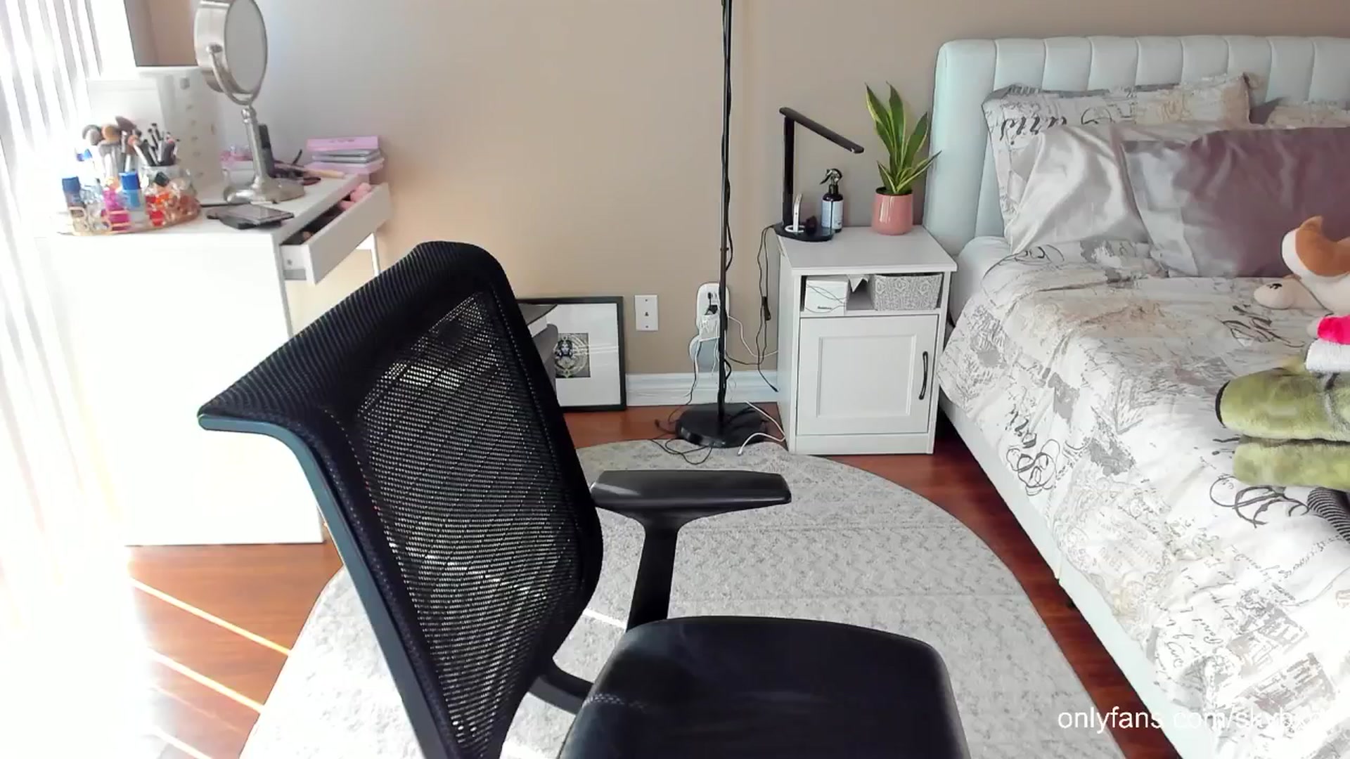 Gallery image thumbnail from skybxo's myfreecams stream on, 07/09/2024, 24:11 image 6 of 20