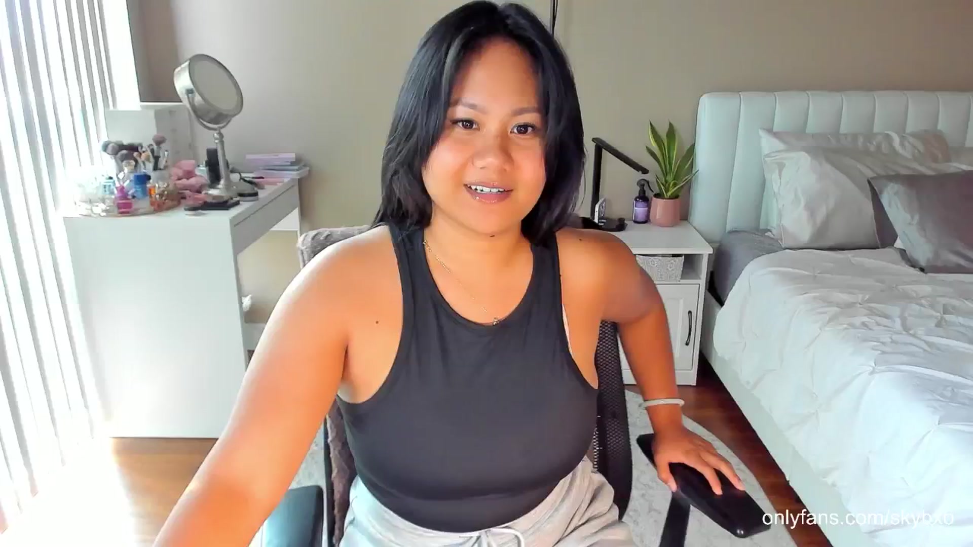 Gallery image thumbnail from skybxo's myfreecams stream on, 07/24/2024, 24:03 image 7 of 20