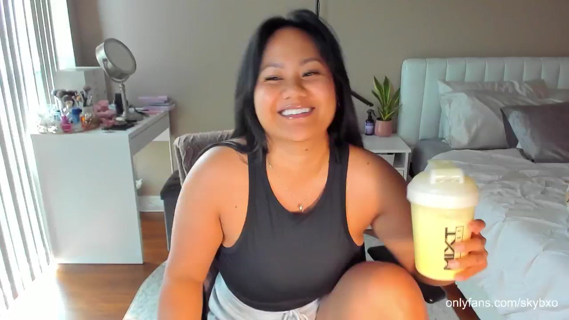 Gallery image thumbnail from skybxo's myfreecams stream on, 07/24/2024, 24:03 image 12 of 20