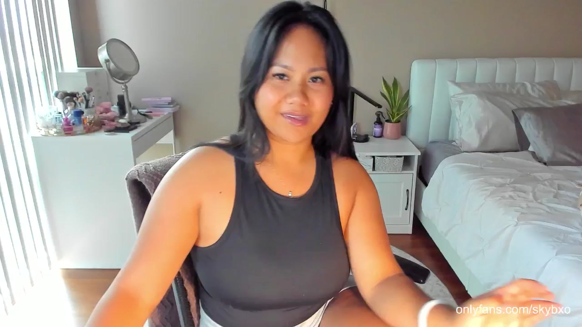 Gallery image thumbnail from skybxo's myfreecams stream on, 07/24/2024, 24:03 image 13 of 20