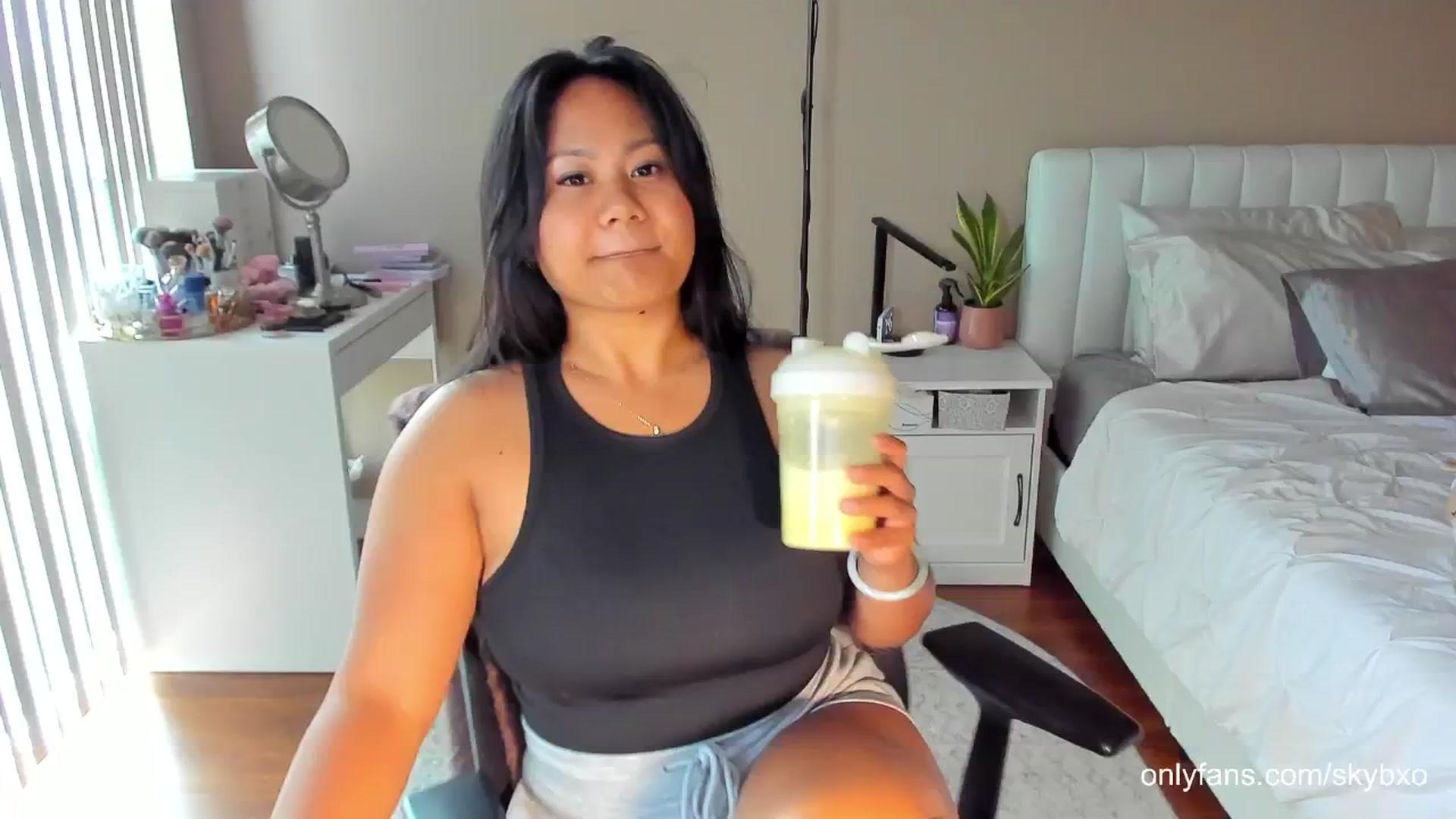 Gallery image thumbnail from skybxo's myfreecams stream on, 07/24/2024, 24:03 image 14 of 20