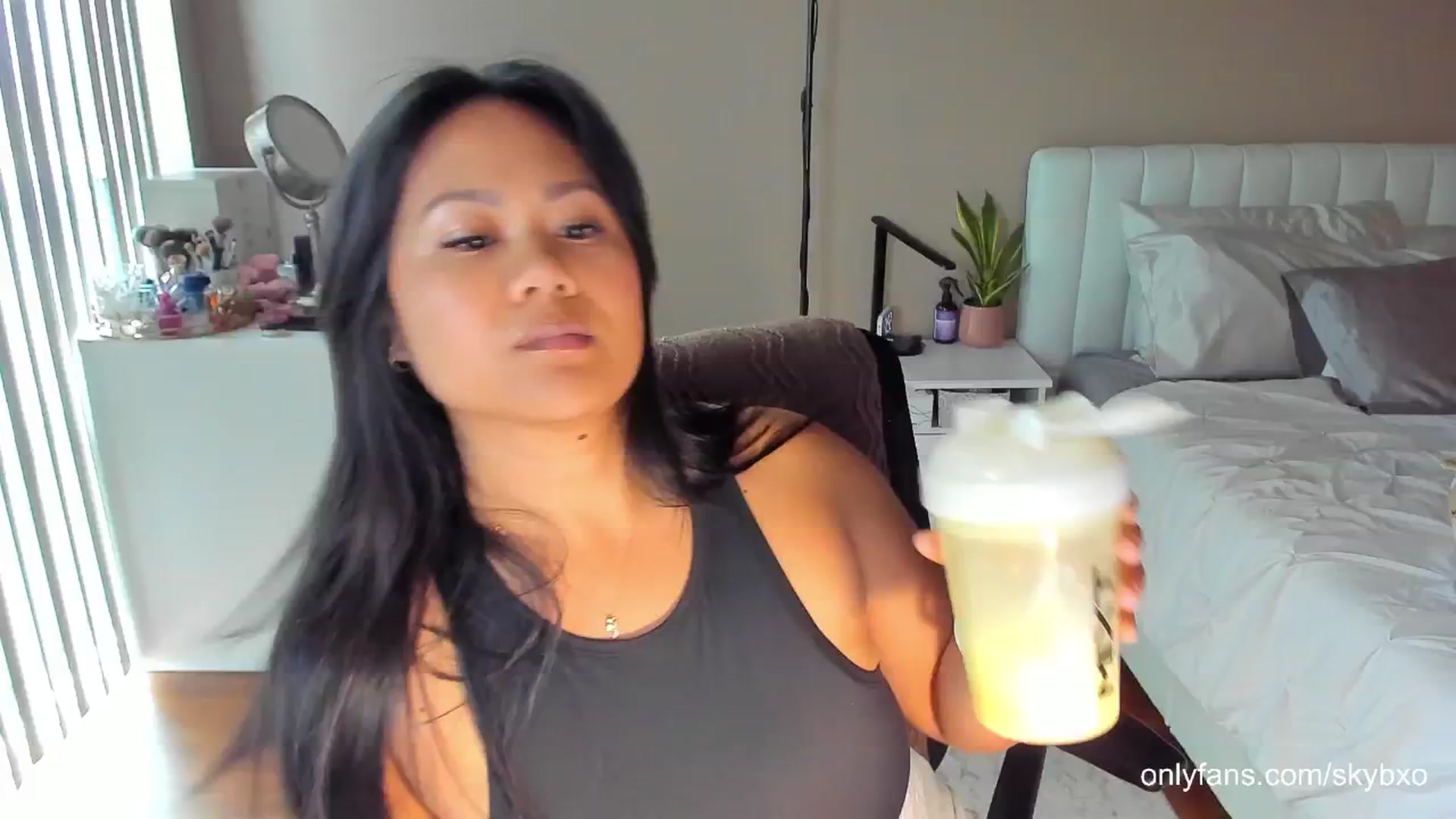 Gallery image thumbnail from skybxo's myfreecams stream on, 07/24/2024, 24:03 image 17 of 20