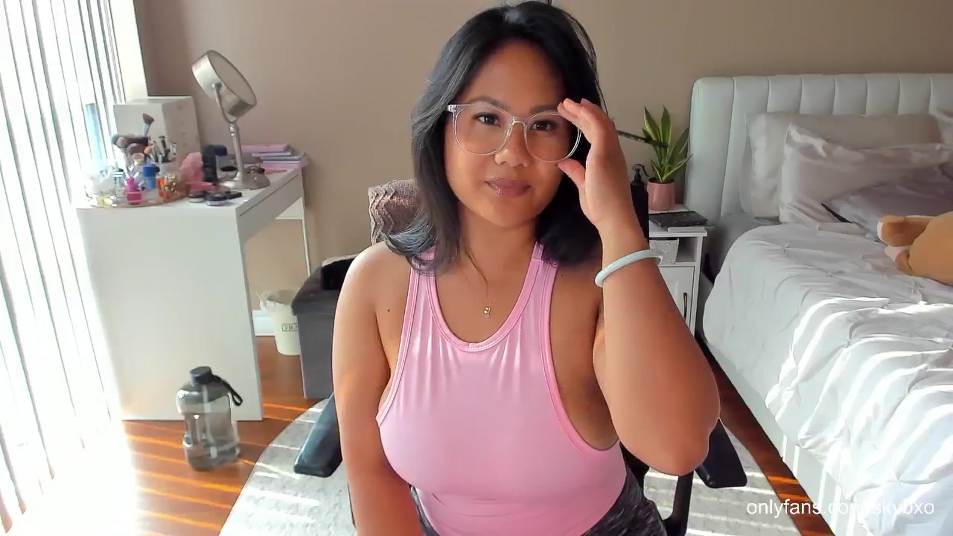 Gallery image thumbnail from skybxo's myfreecams stream on, 07/24/2024, 22:01 image 16 of 20