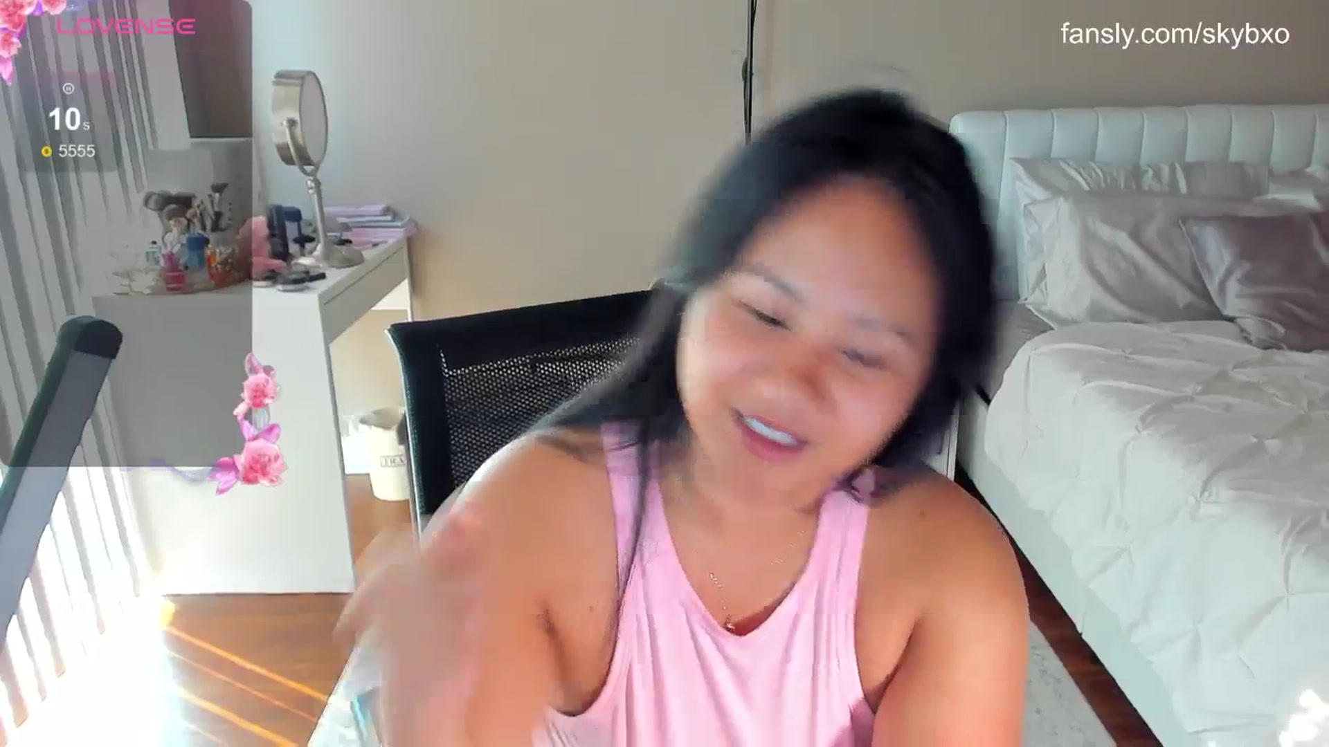 Gallery image thumbnail from skybxo's myfreecams stream on, 07/28/2024, 24:13 image 17 of 20
