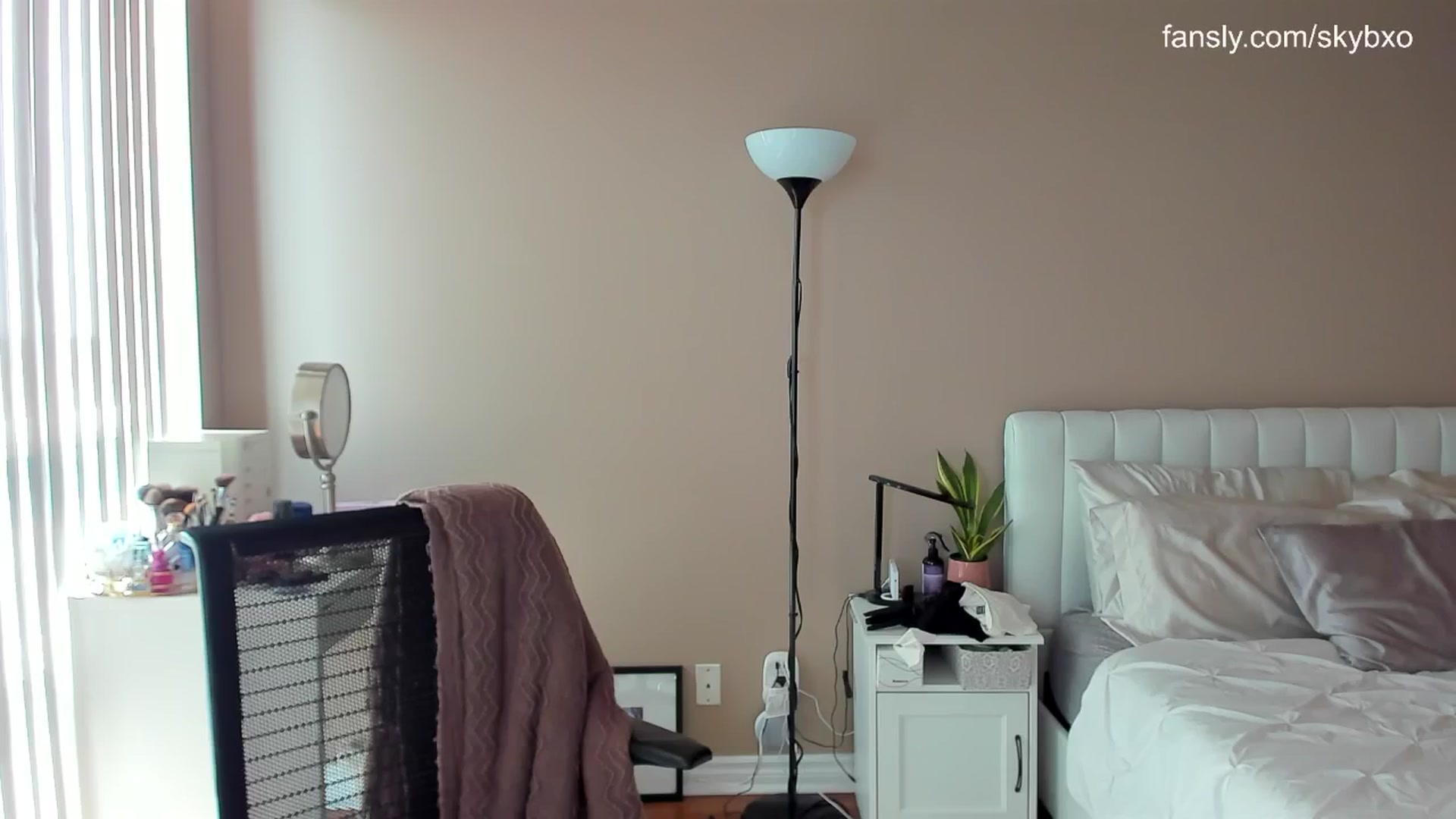 Gallery image thumbnail from skybxo's myfreecams stream on, 07/28/2024, 24:13 image 7 of 20