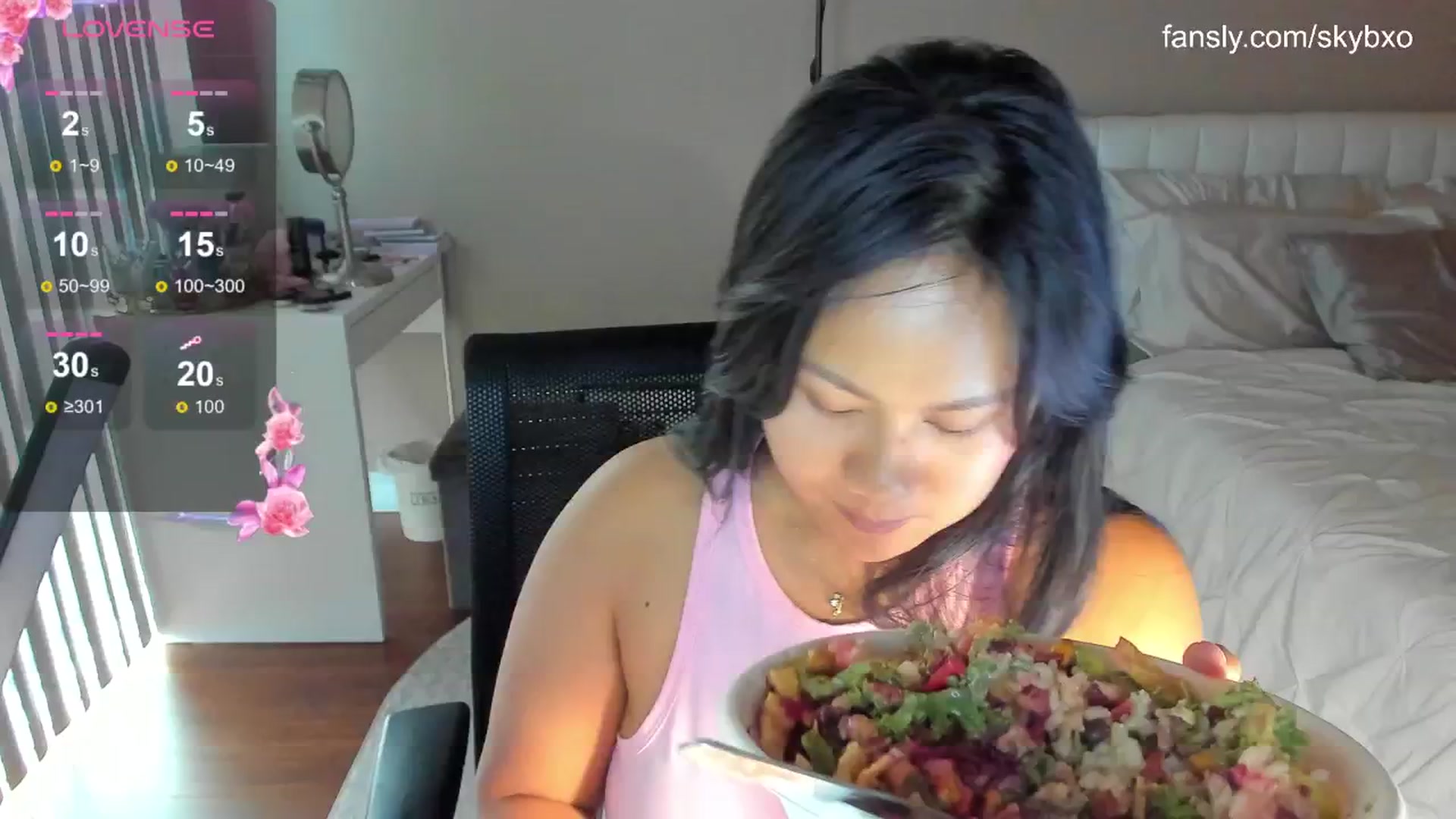 Gallery image thumbnail from skybxo's myfreecams stream on, 07/28/2024, 24:42 image 14 of 20