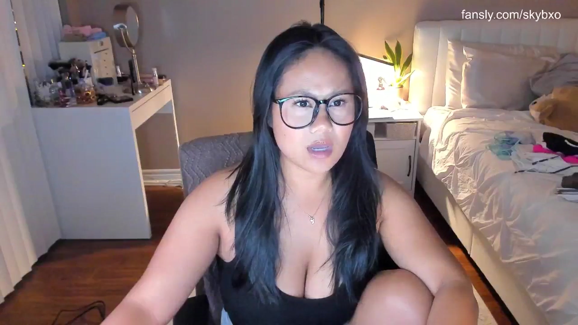 Gallery image thumbnail from skybxo's myfreecams stream on, 08/11/2024, 01:31 image 3 of 20