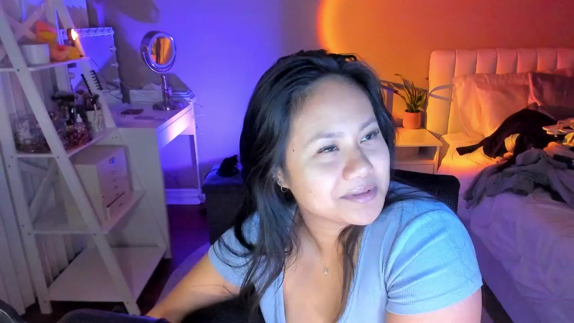 Gallery image thumbnail from skybxo's myfreecams stream on, 11/20/2024, 07:02 image 14 of 20