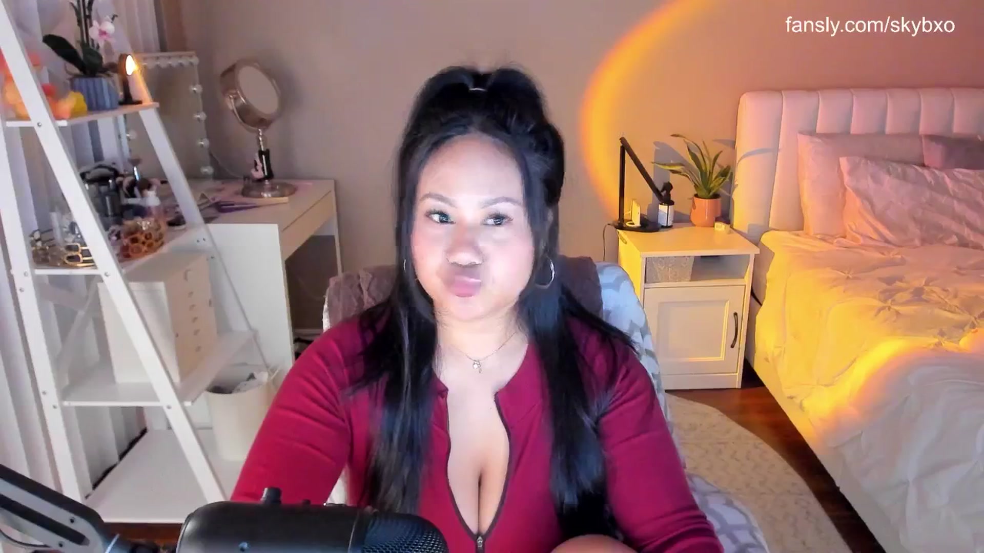 Gallery image thumbnail from skybxo's myfreecams stream on, 02/05/2025, 04:37 image 2 of 20