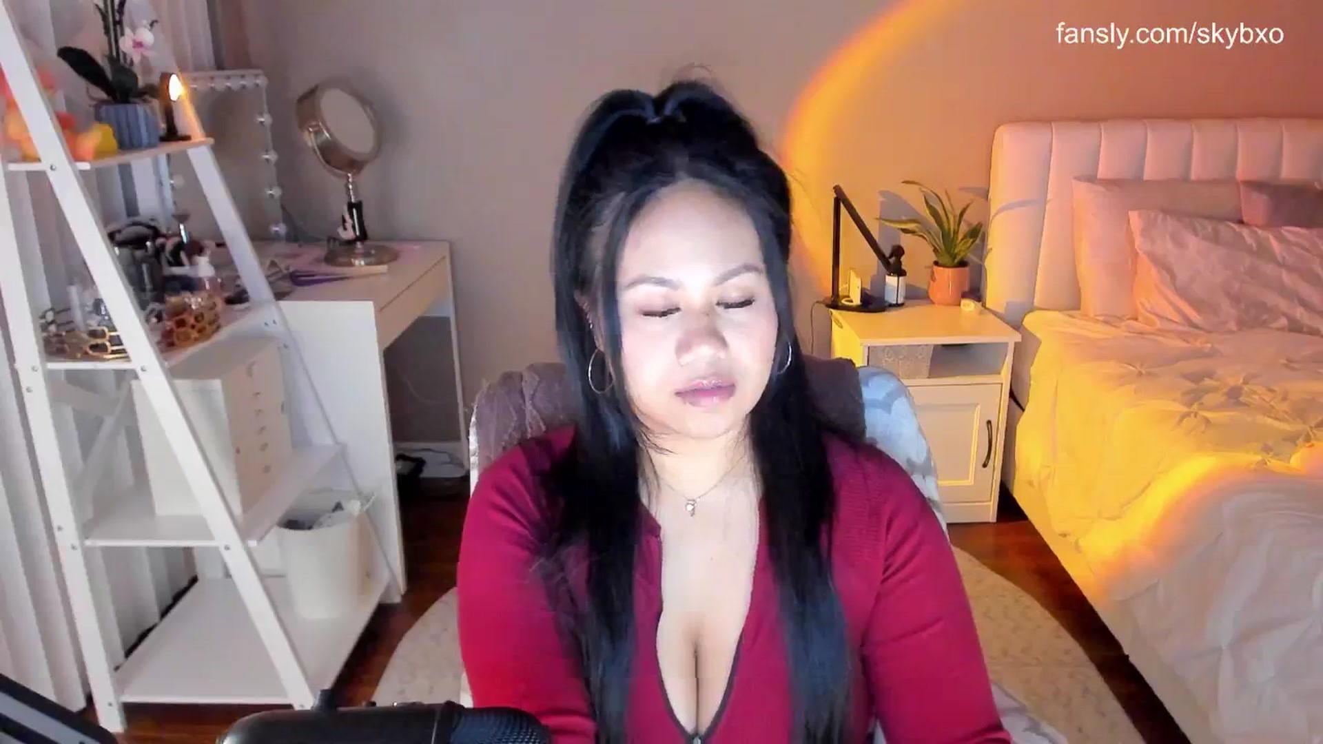 Gallery image thumbnail from skybxo's myfreecams stream on, 02/05/2025, 04:37 image 5 of 20
