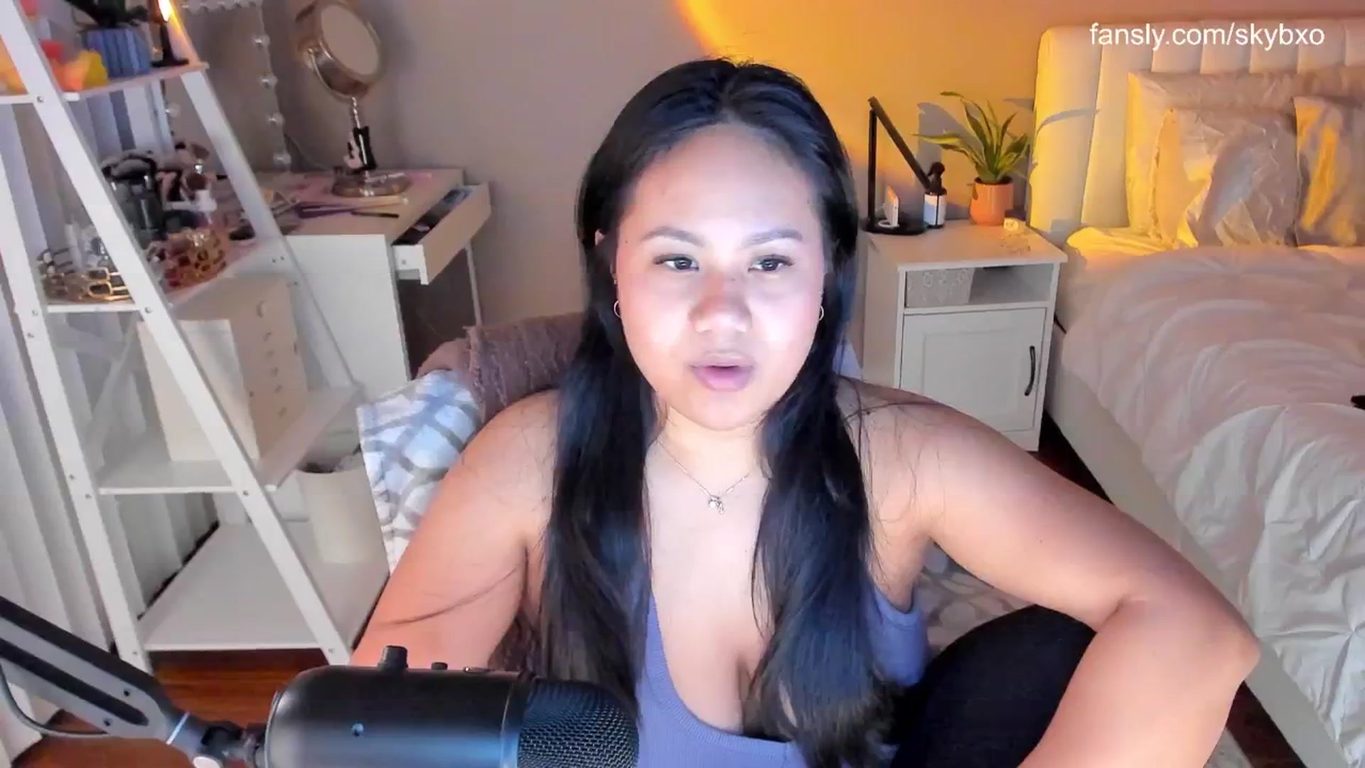Gallery image thumbnail from skybxo's myfreecams stream on, 02/06/2025, 05:14 image 11 of 20