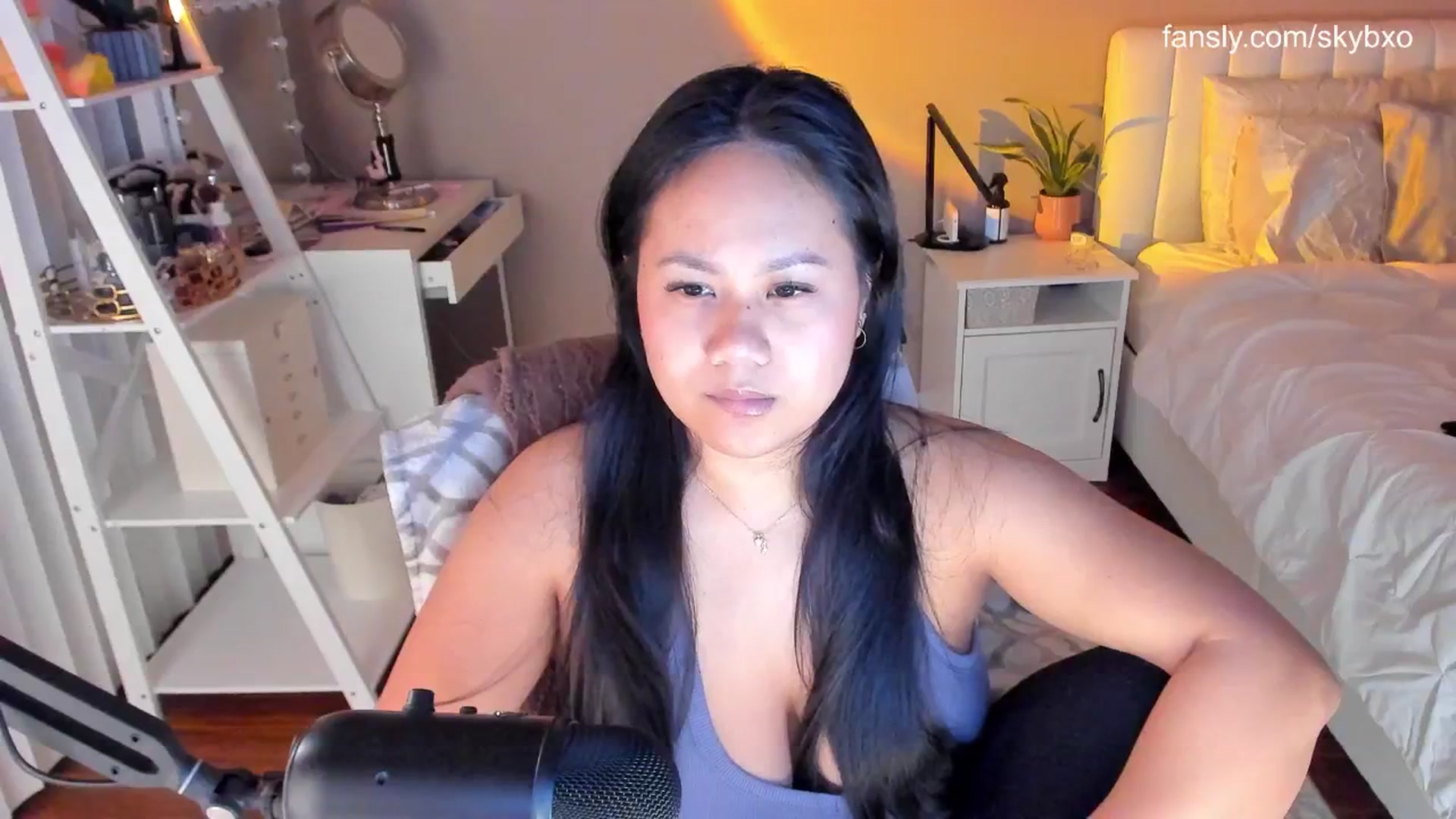 Gallery image thumbnail from skybxo's myfreecams stream on, 02/06/2025, 05:14 image 12 of 20