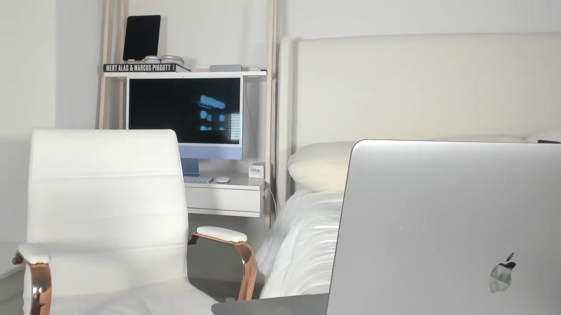 Gallery image thumbnail from skylerlo's myfreecams stream on, 04/27/2023, 07:31 image 6 of 20