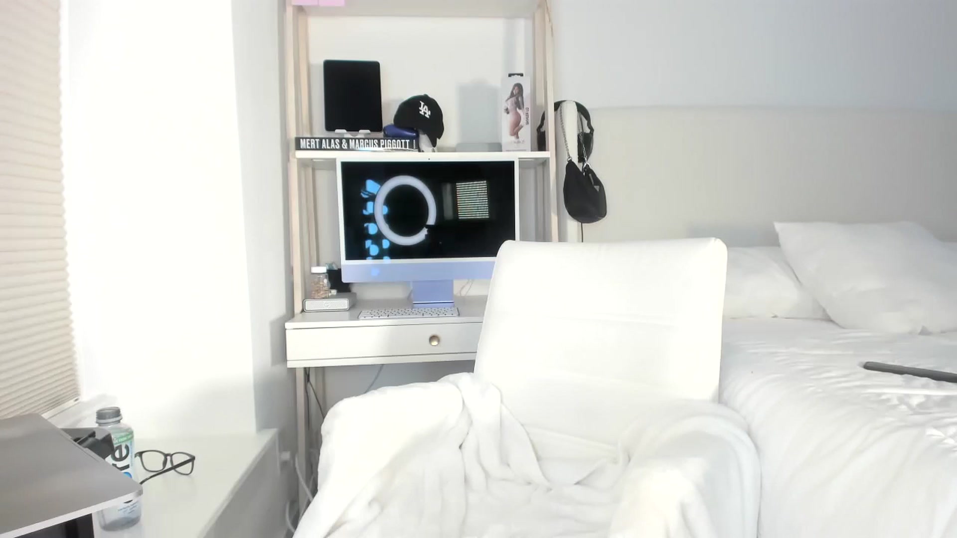 Gallery image thumbnail from skylerlo's myfreecams stream on, 05/10/2023, 07:19 image 12 of 20