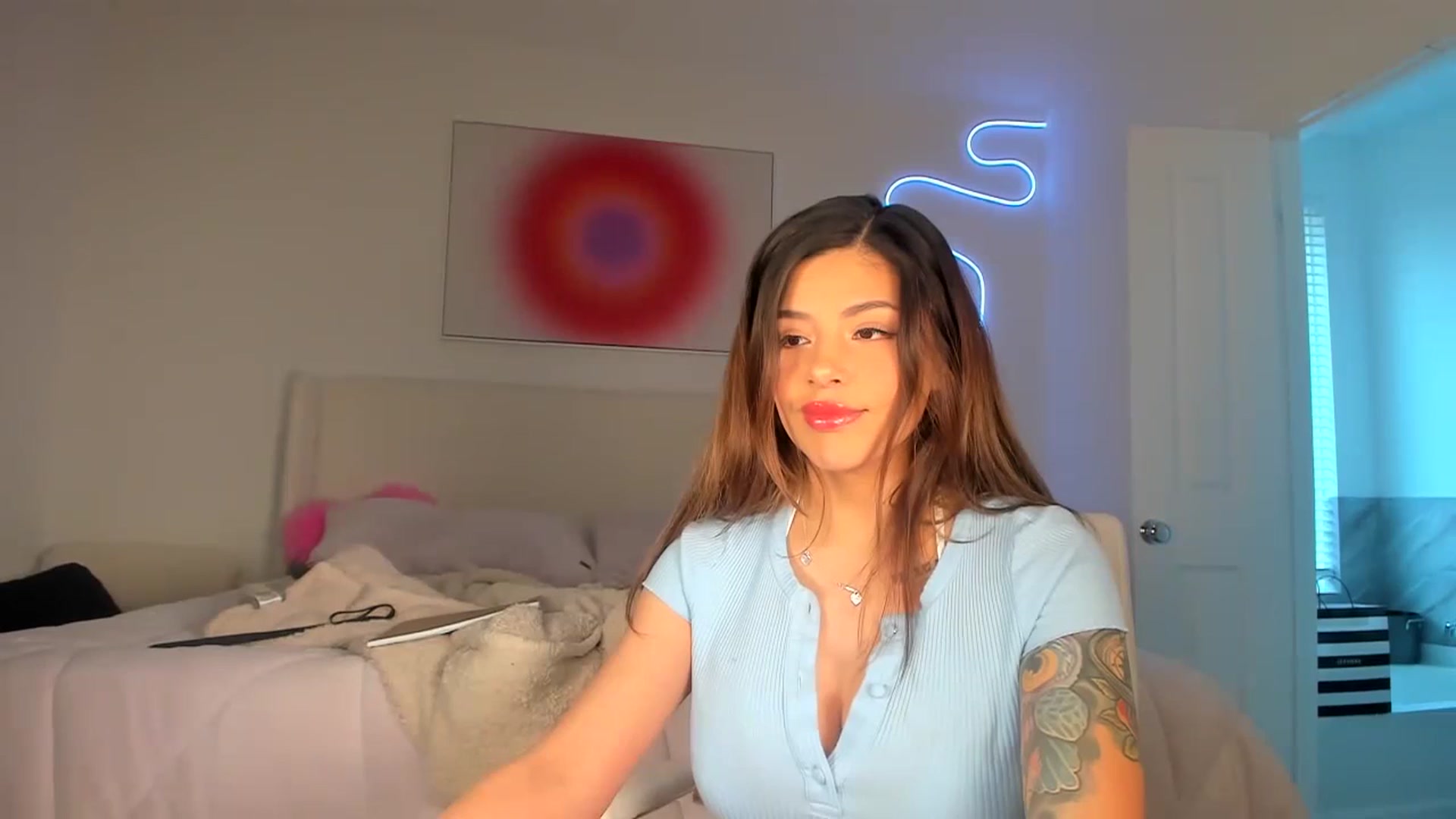 Gallery image thumbnail from skylerlo's myfreecams stream on, 05/02/2024, 20:54 image 1 of 20