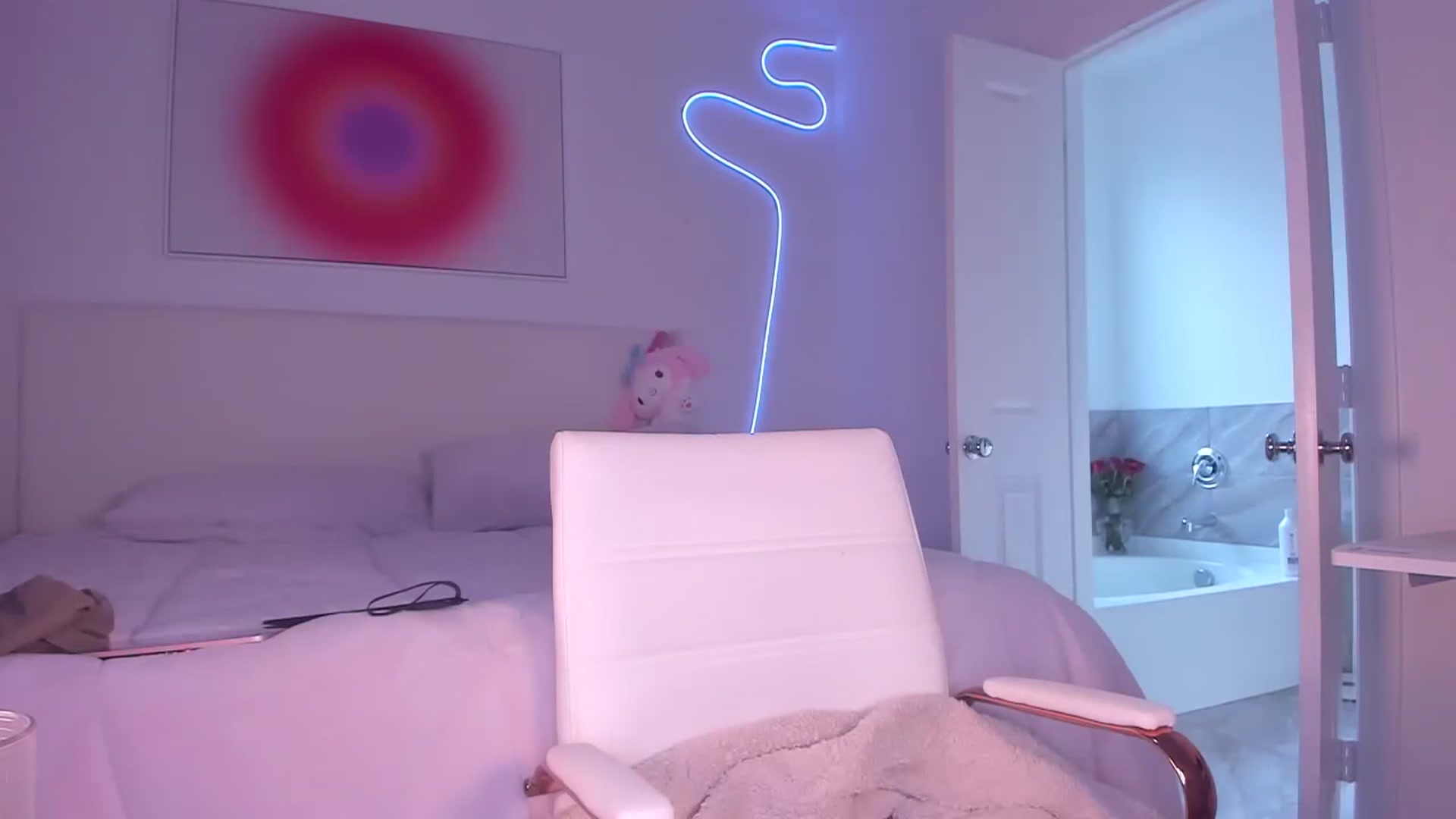 Gallery image thumbnail from skylerlo's myfreecams stream on, 05/03/2024, 23:19 image 7 of 20