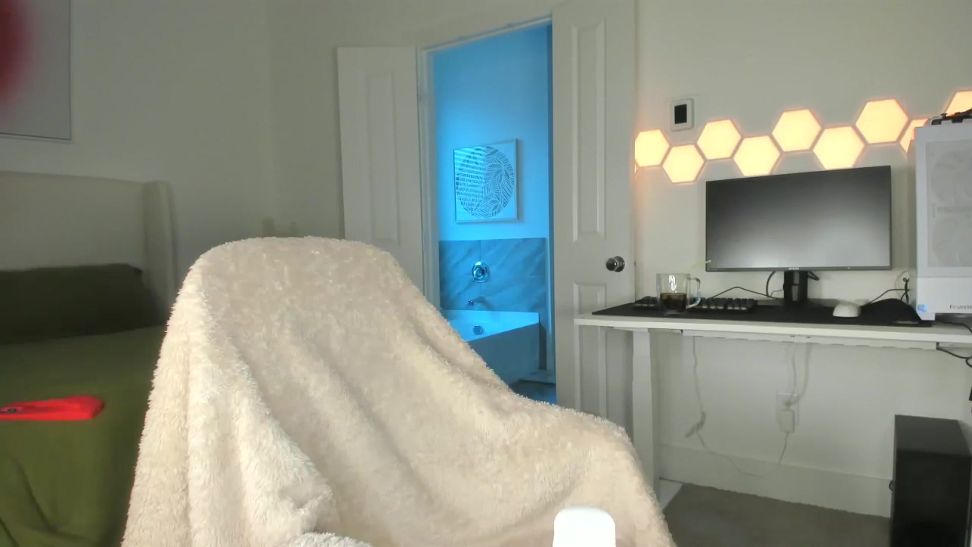 Gallery image thumbnail from skylerlo's myfreecams stream on, 10/01/2024, 23:12 image 14 of 20