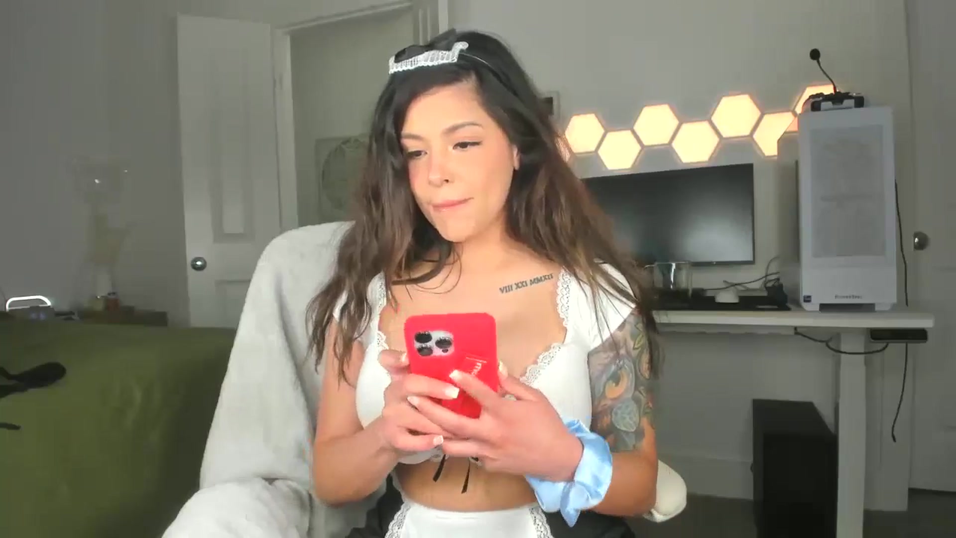 Gallery image thumbnail from skylerlo's myfreecams stream on, 10/20/2024, 03:33 image 4 of 20