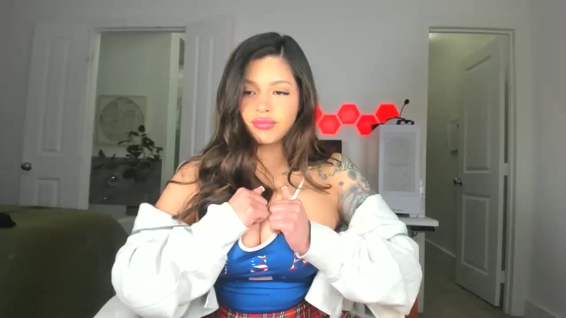 Gallery image thumbnail from skylerlo's myfreecams stream on, 11/07/2024, 09:49 image 8 of 20