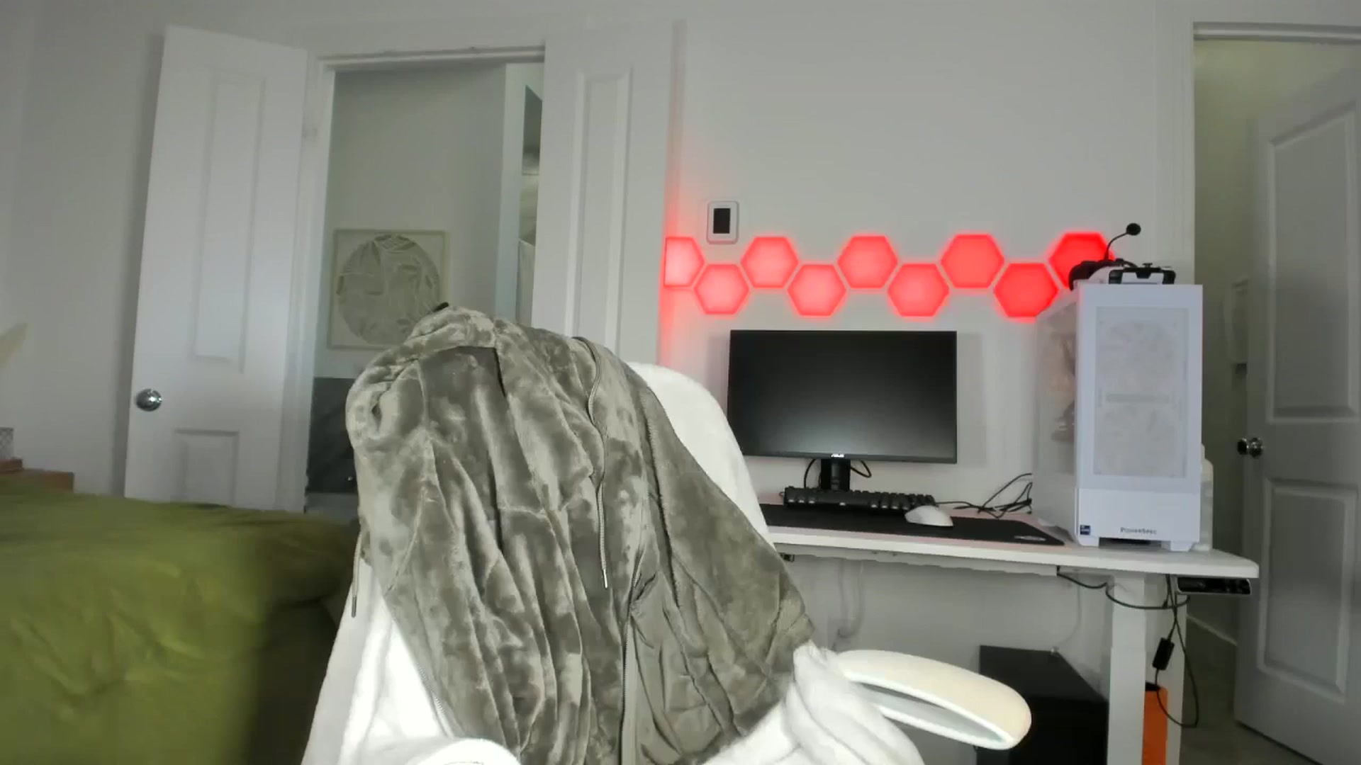 Gallery image thumbnail from skylerlo's myfreecams stream on, 11/09/2024, 07:48 image 13 of 20