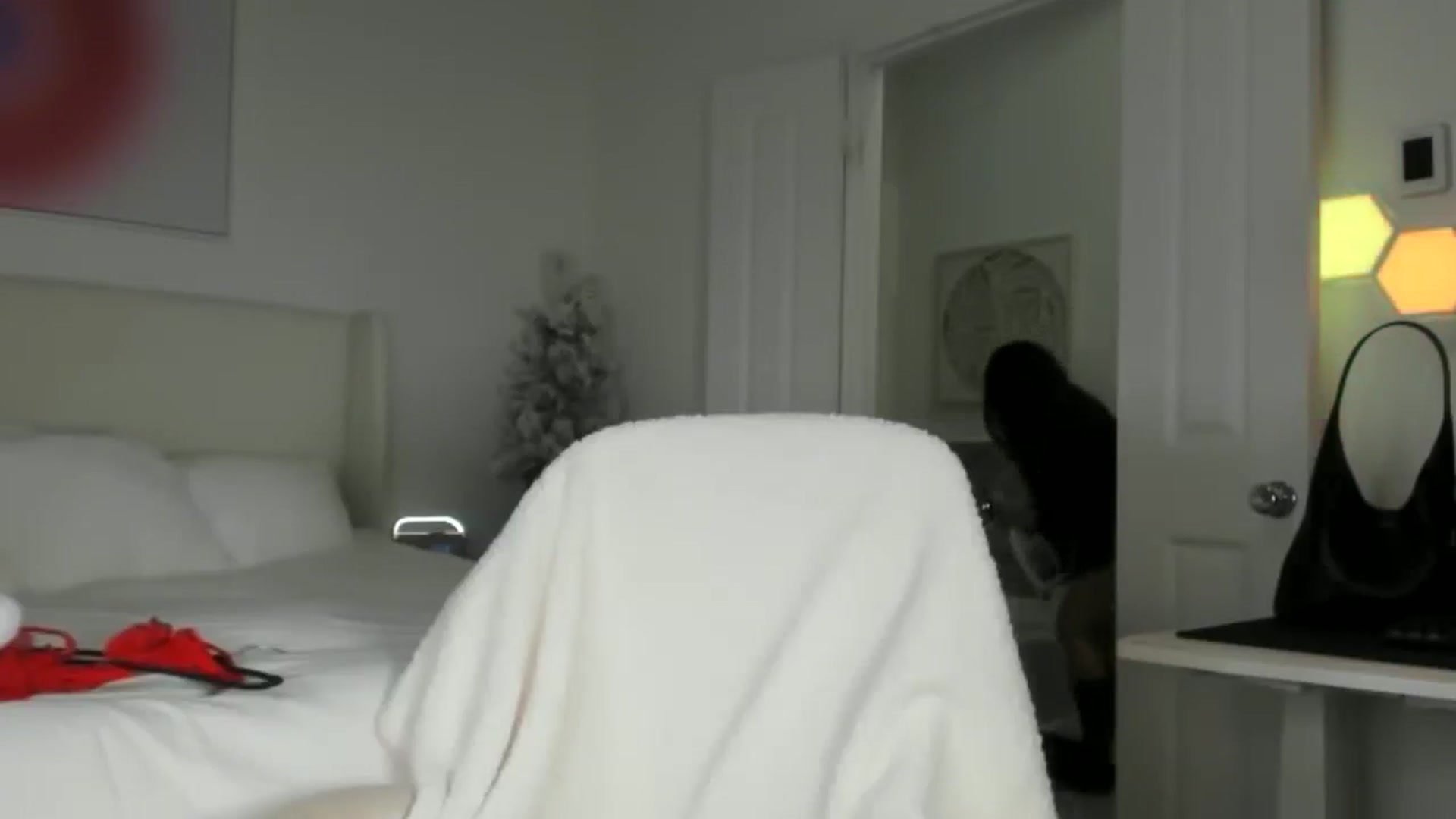 Gallery image thumbnail from skylerlo's myfreecams stream on, 12/23/2024, 06:55 image 19 of 20