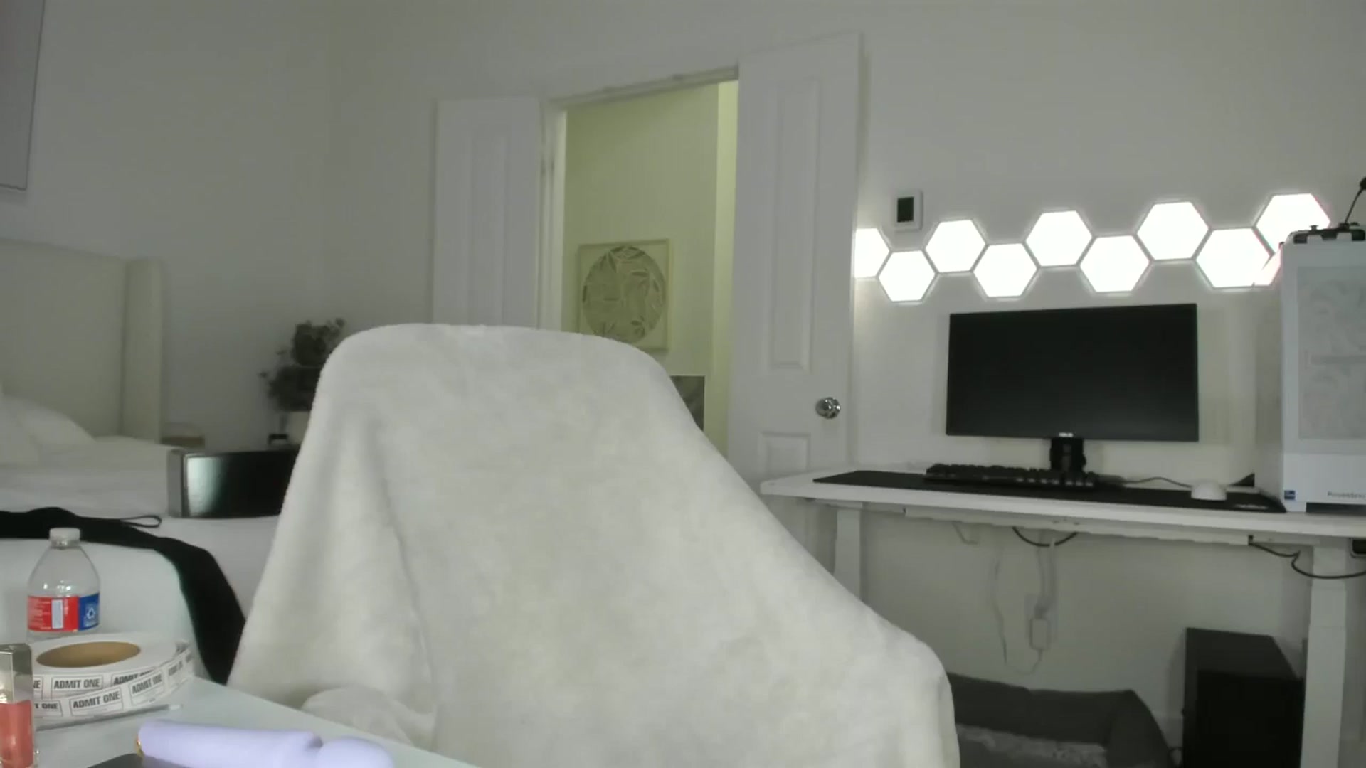 Gallery image thumbnail from skylerlo's myfreecams stream on, 01/31/2025, 02:52 image 11 of 20