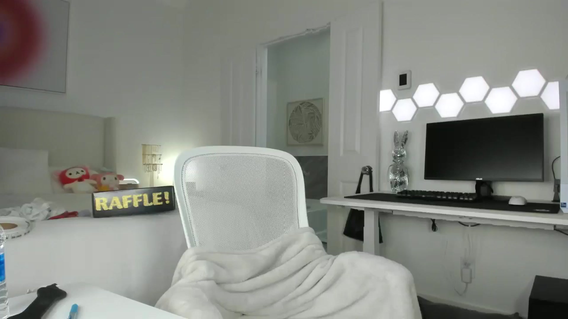 Gallery image thumbnail from skylerlo's myfreecams stream on, 03/07/2025, 06:16 image 6 of 20