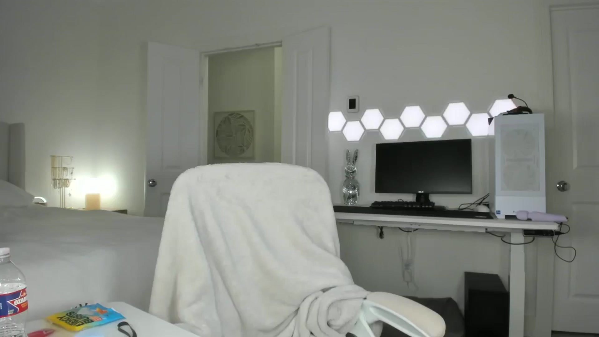 Gallery image thumbnail from skylerlo's myfreecams stream on, 03/15/2025, 06:05 image 10 of 20