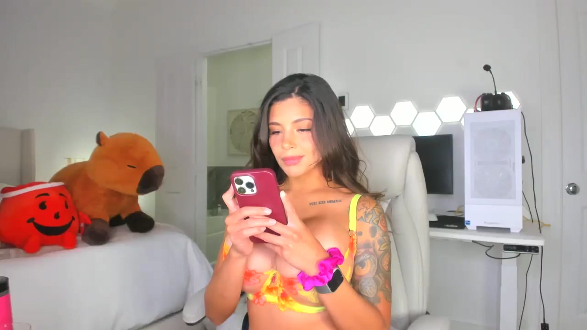 Gallery image thumbnail from skylerlo's myfreecams stream on, 06/22/2025, 07:01 image 11 of 20
