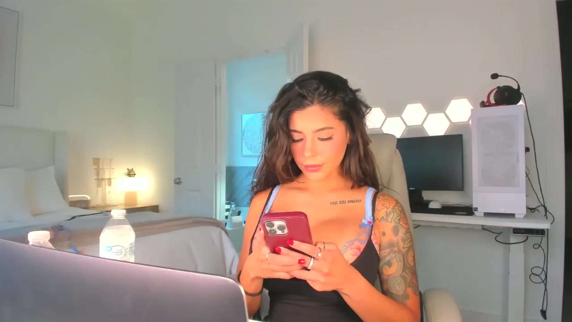 Gallery image thumbnail from skylerlo's myfreecams stream on, 07/23/2025, 23:36 image 17 of 20