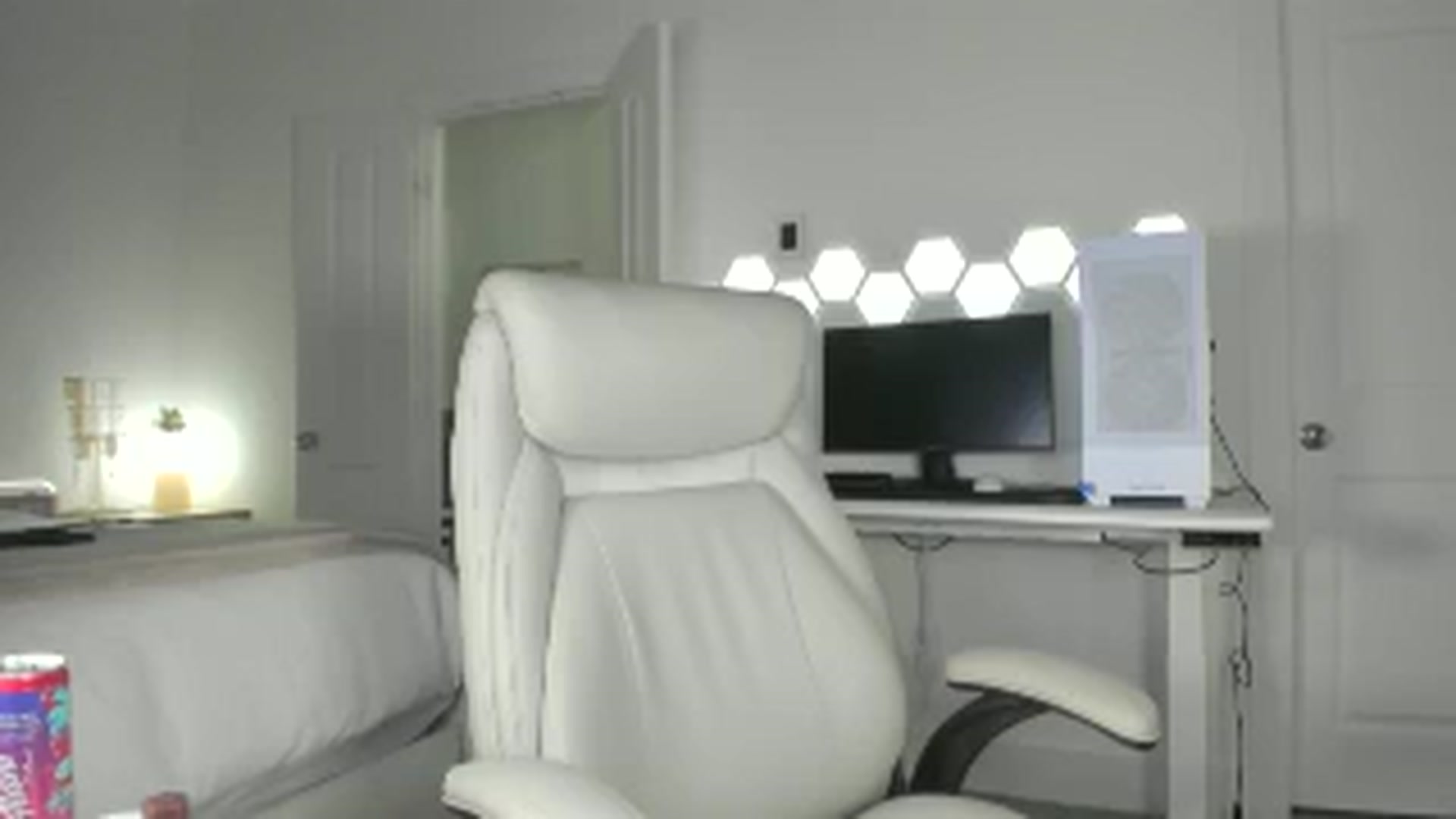 Gallery image thumbnail from skylerlo's myfreecams stream on, 07/24/2025, 01:53 image 6 of 20