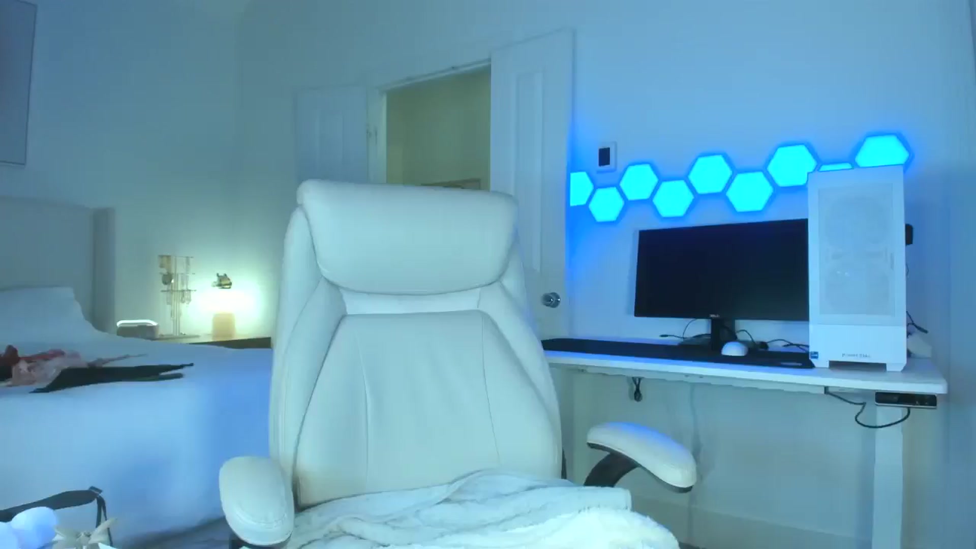 Gallery image thumbnail from skylerlo's myfreecams stream on, 09/27/2025, 05:45 image 18 of 20