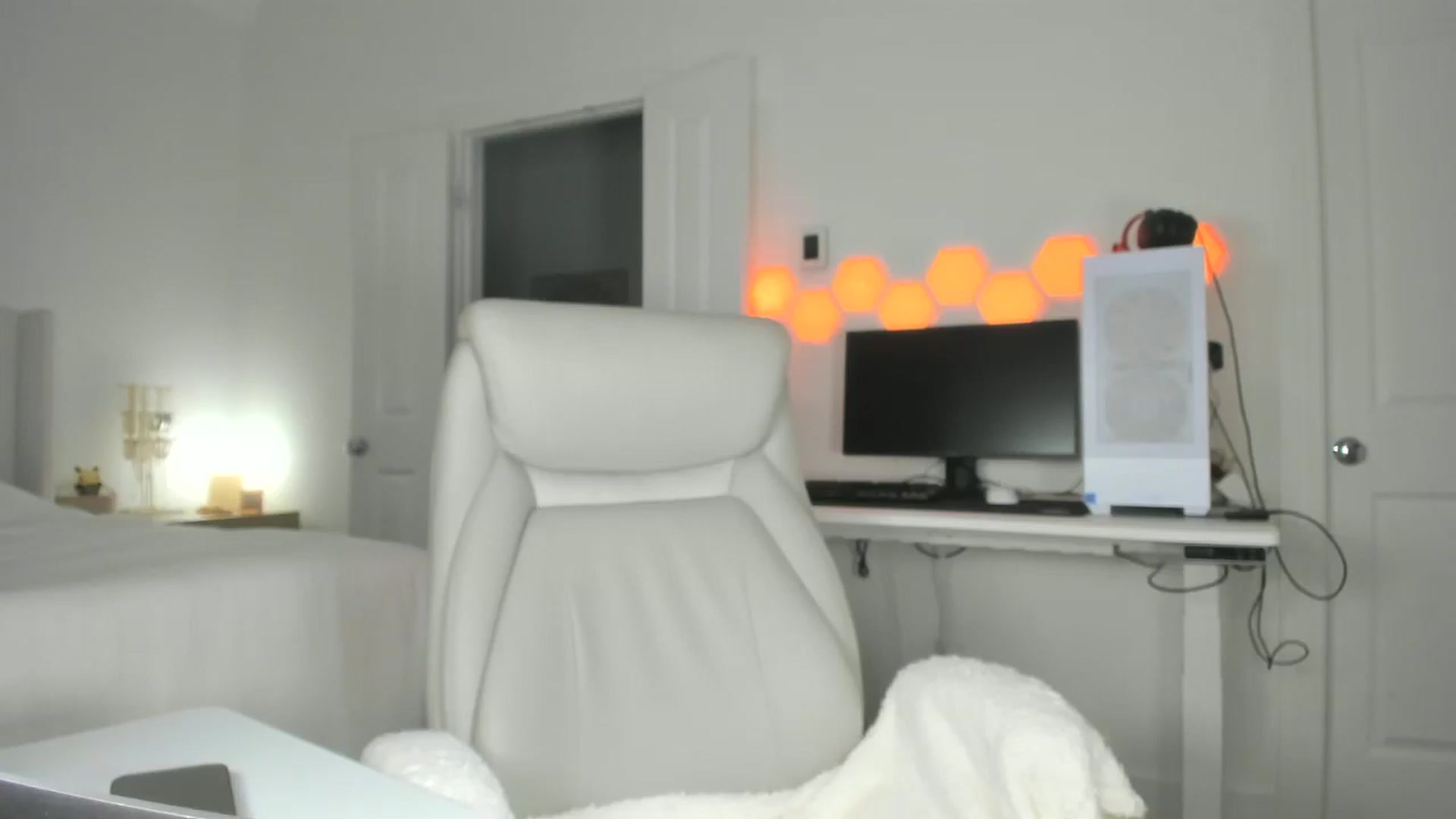 Gallery image thumbnail from skylerlo's myfreecams stream on, 11/22/2025, 04:44 image 7 of 20