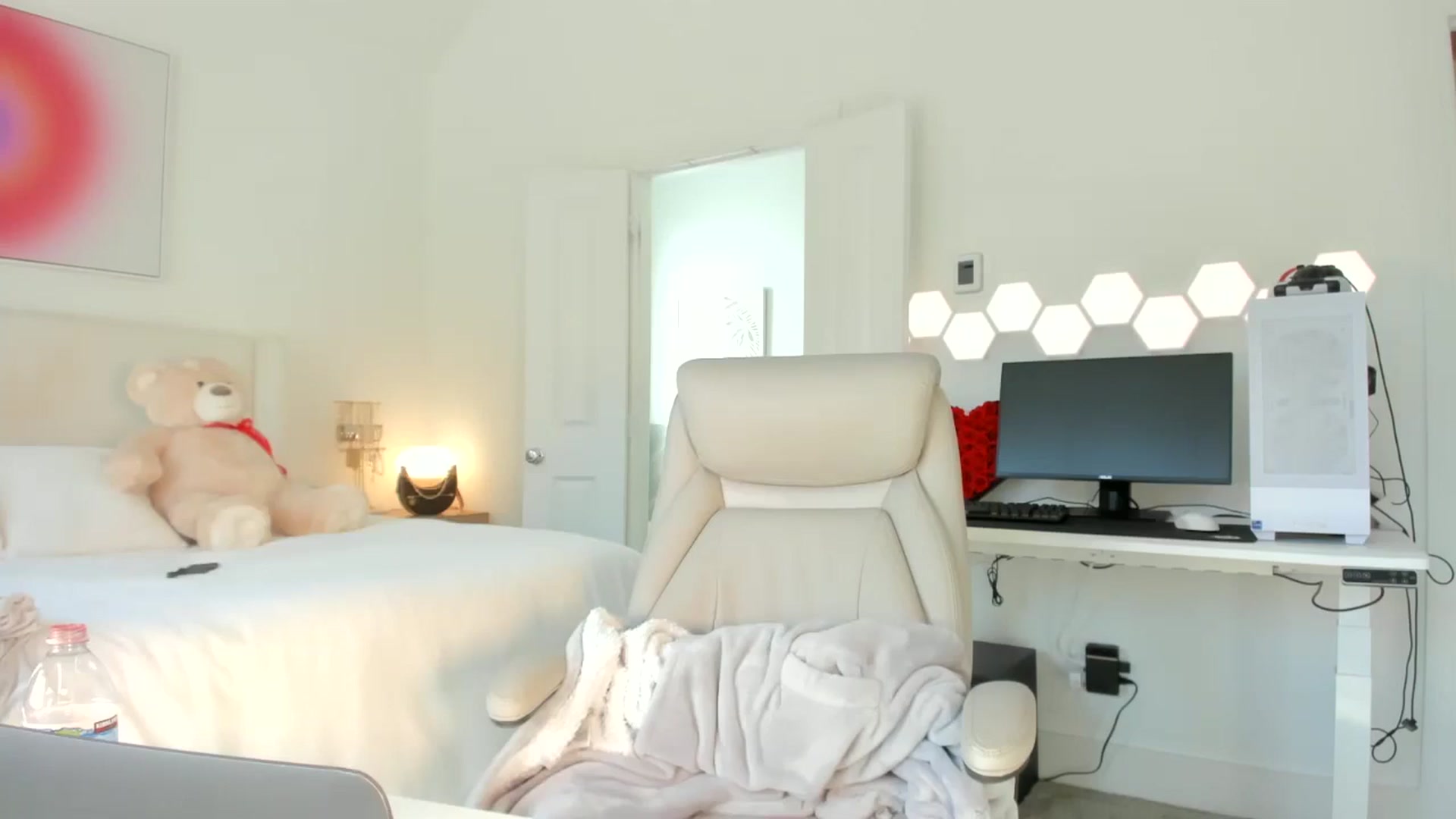 Gallery image thumbnail from skylerlo's myfreecams stream on, 02/17/2026, 22:01 image 13 of 20
