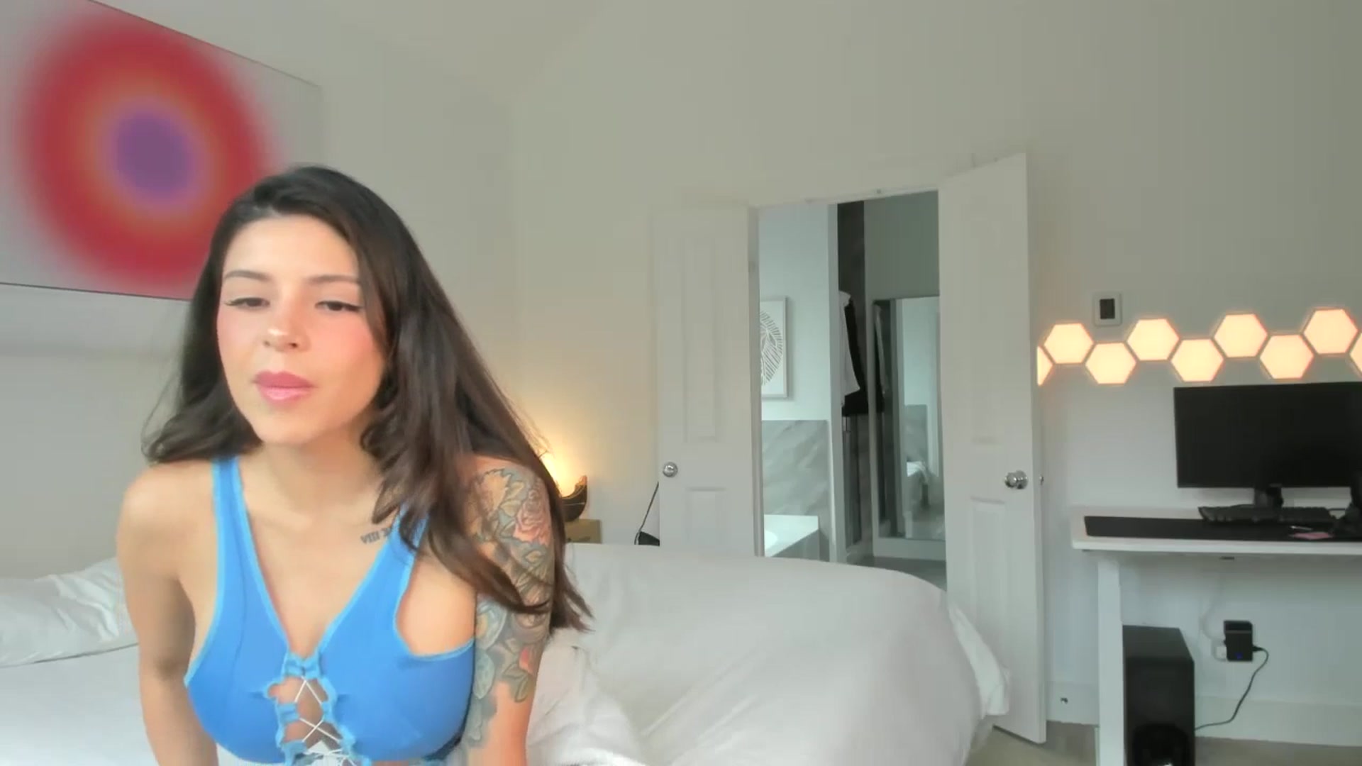 Gallery image thumbnail from skylerlo's myfreecams stream on, 04/13/2026, 21:35 image 3 of 20