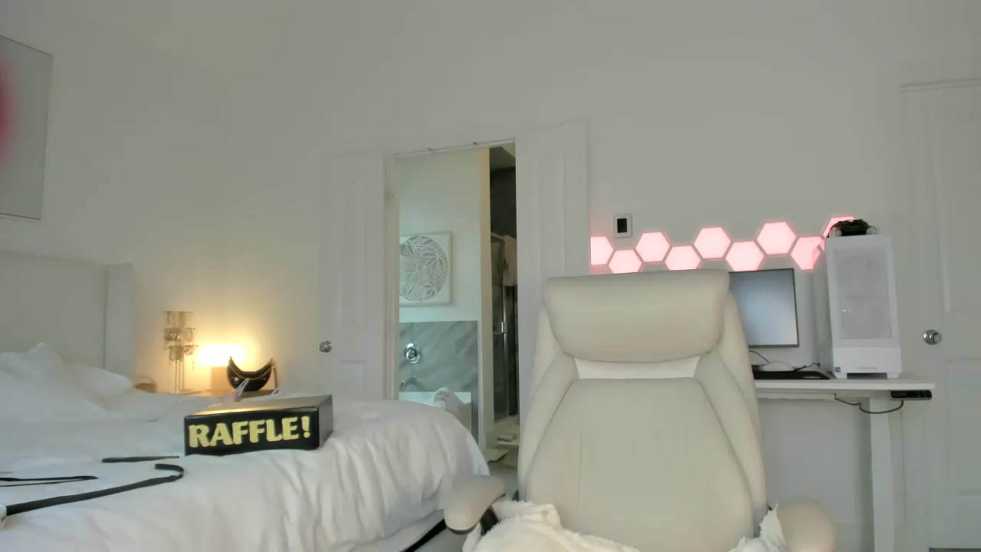 Gallery image thumbnail from skylerlo's myfreecams stream on, 06/12/2026, 03:27 image 3 of 20