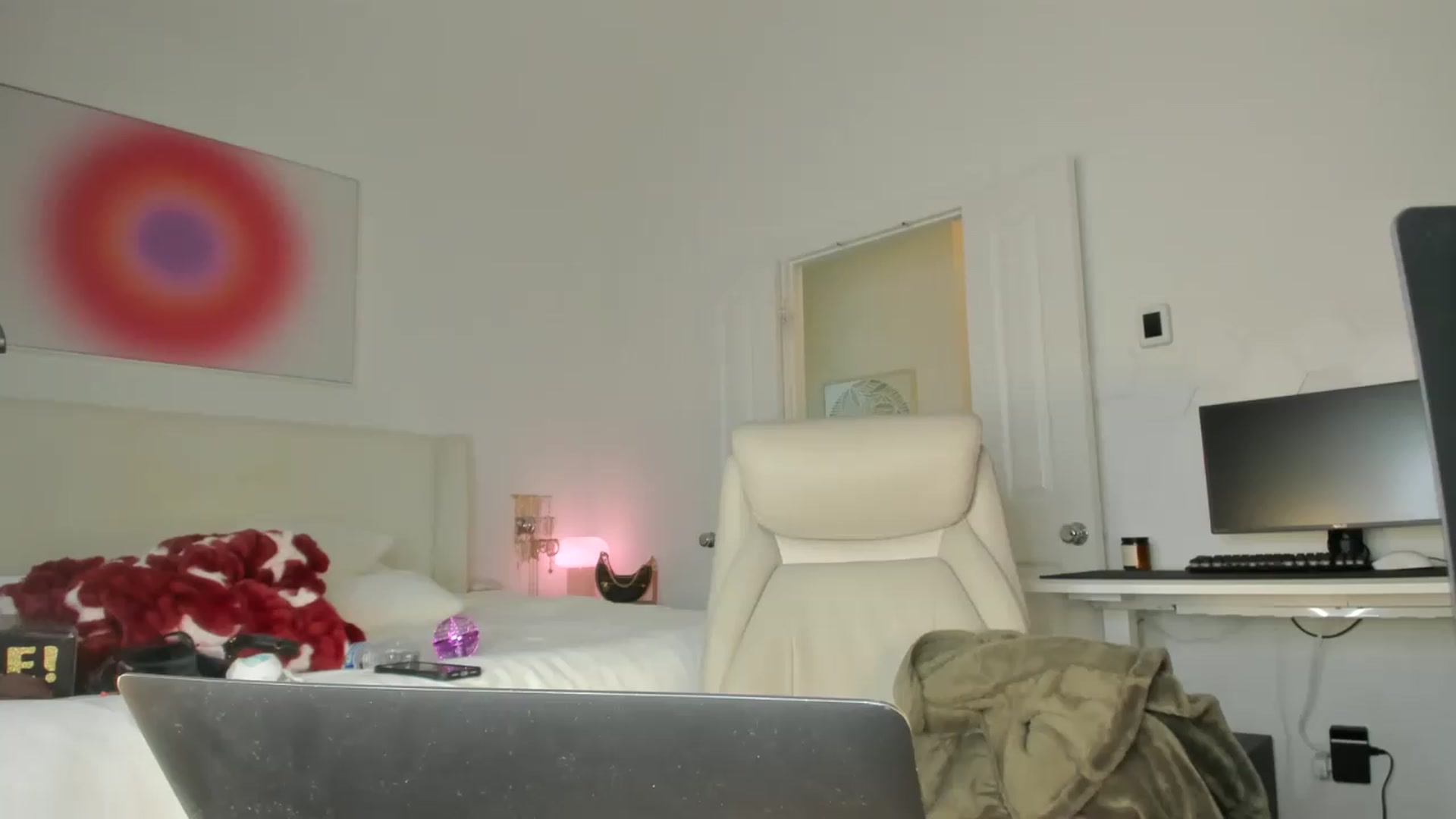 Gallery image thumbnail from skylerlo's myfreecams stream on, 07/06/2026, 01:13 image 1 of 20
