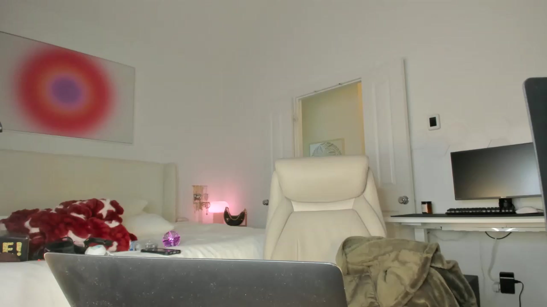 Gallery image thumbnail from skylerlo's myfreecams stream on, 07/06/2026, 01:13 image 2 of 20