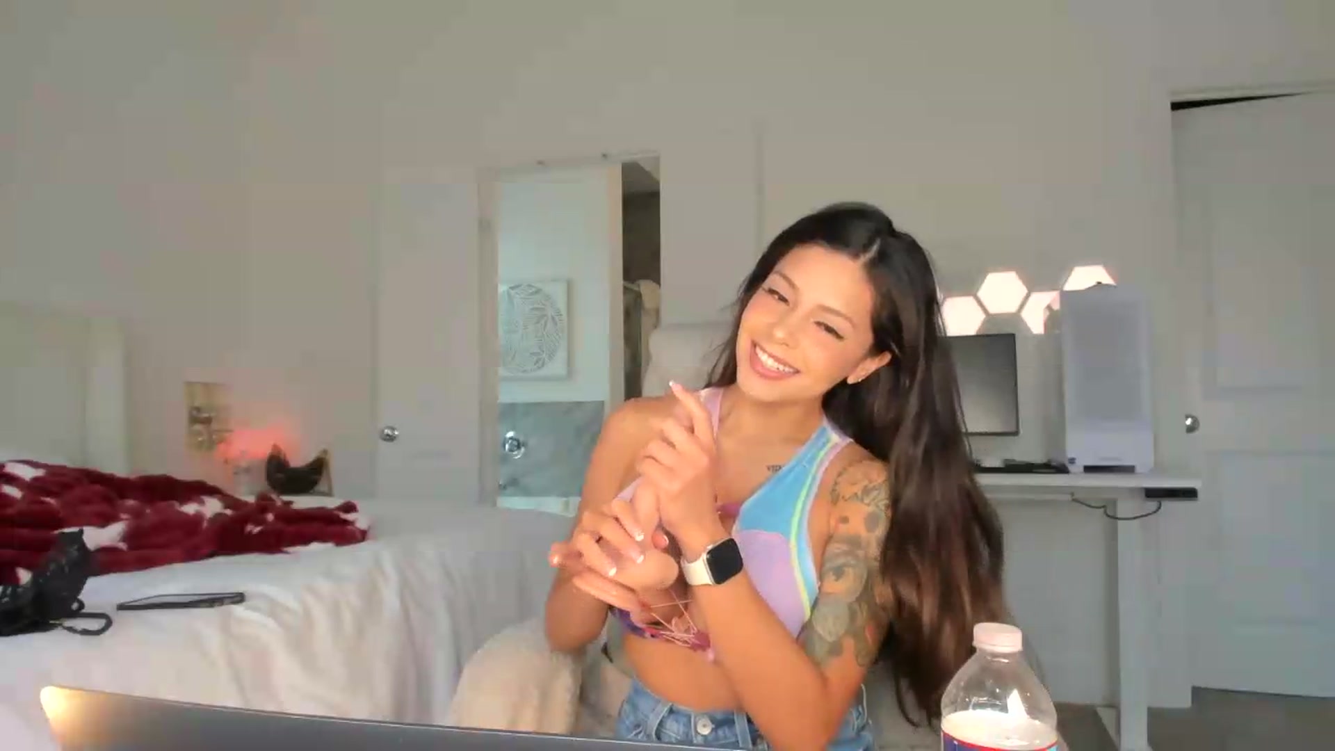Gallery image thumbnail from skylerlo's myfreecams stream on, 07/30/2026, 24:52 image 12 of 20