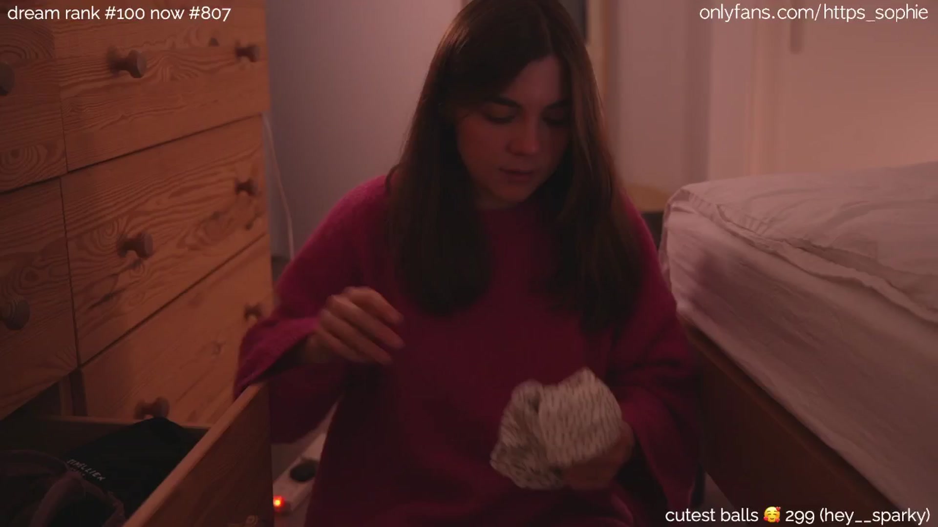 Gallery image thumbnail from sleepwanker's myfreecams stream on, 06/18/2024, 24:00 image 12 of 20