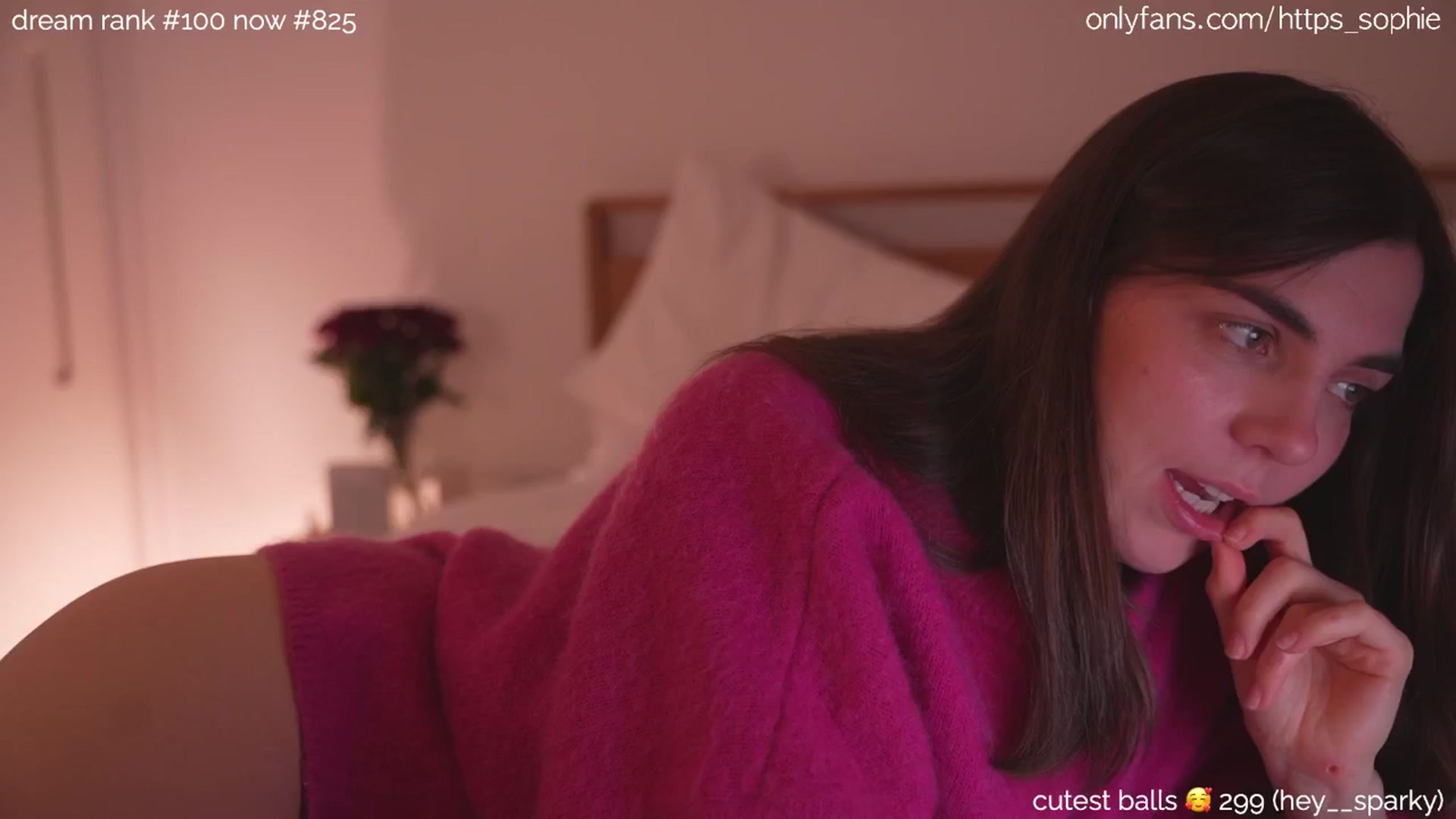 Gallery image thumbnail from sleepwanker's myfreecams stream on, 06/18/2024, 24:00 image 6 of 20