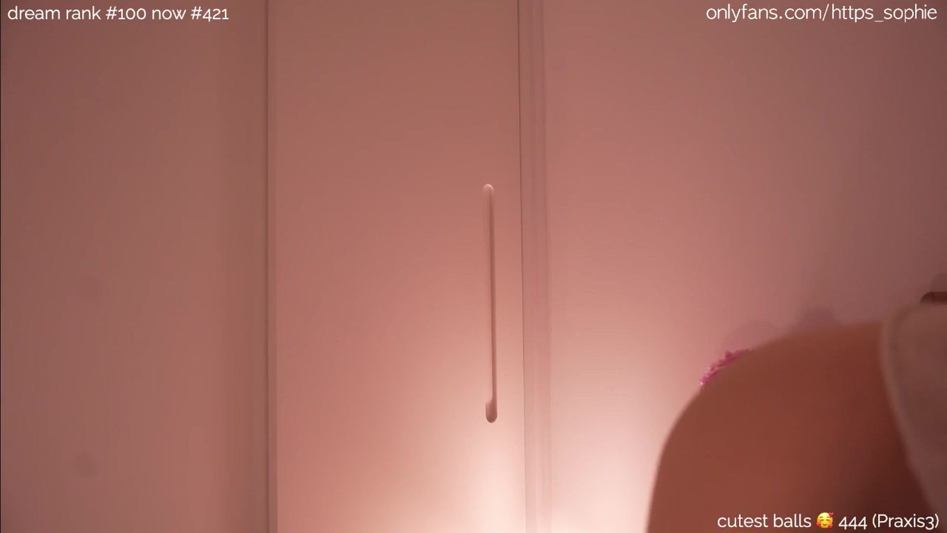 Gallery image thumbnail from sleepwanker's myfreecams stream on, 06/22/2024, 02:00 image 12 of 20
