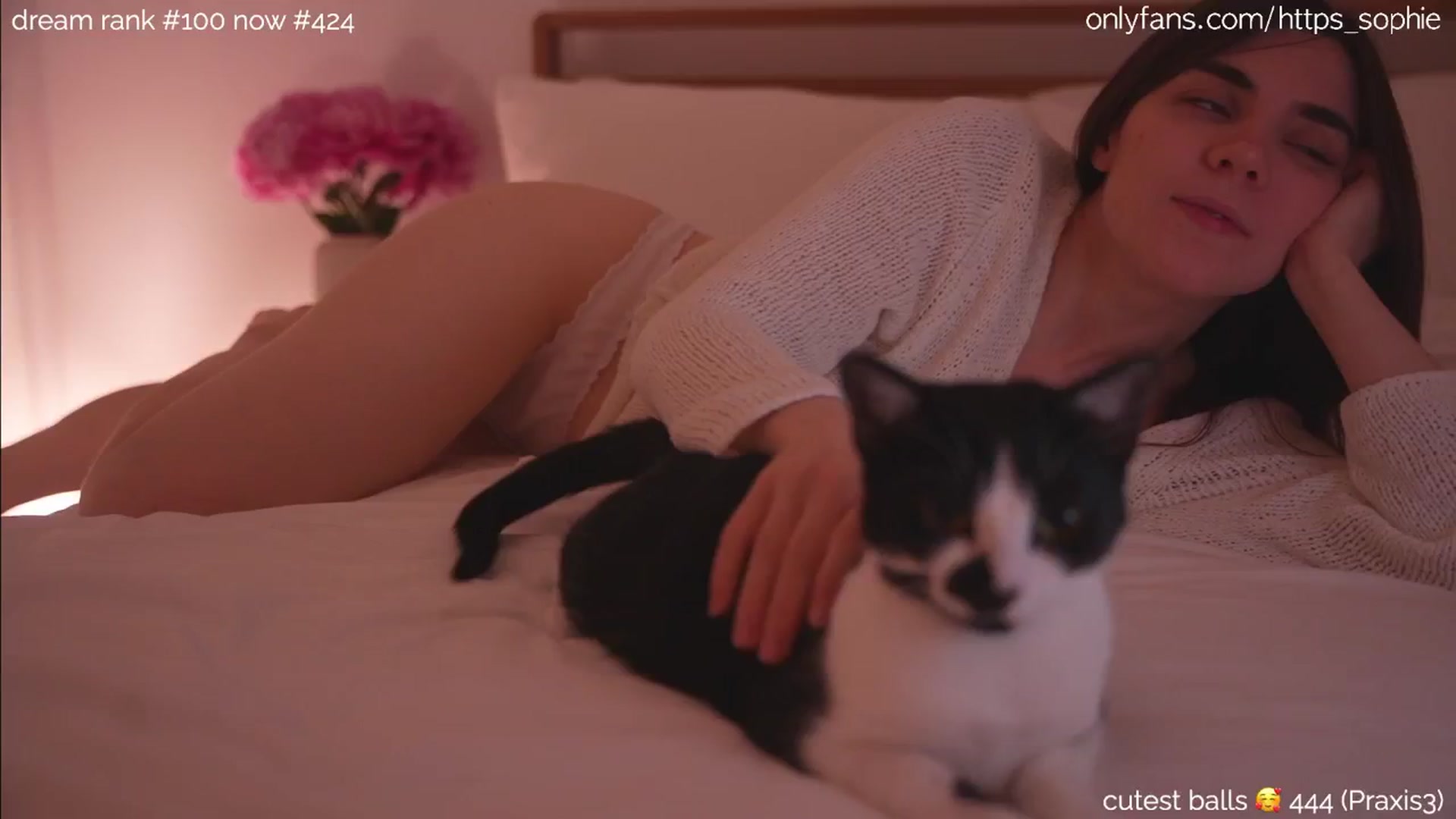 Gallery image thumbnail from sleepwanker's myfreecams stream on, 06/22/2024, 02:00 image 6 of 20