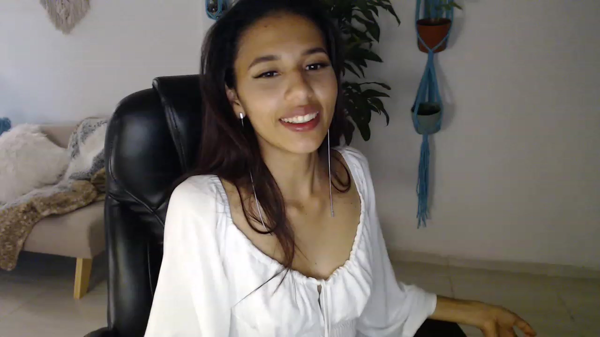 Gallery image thumbnail from slim_pamella's myfreecams stream on, 06/23/2023, 02:59 image 13 of 20