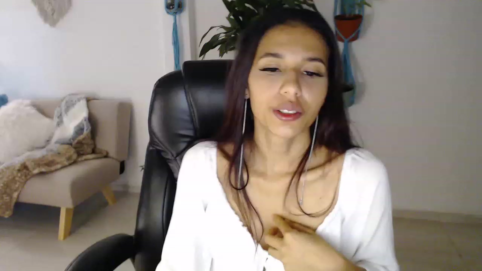 Gallery image thumbnail from slim_pamella's myfreecams stream on, 06/23/2023, 02:59 image 18 of 20