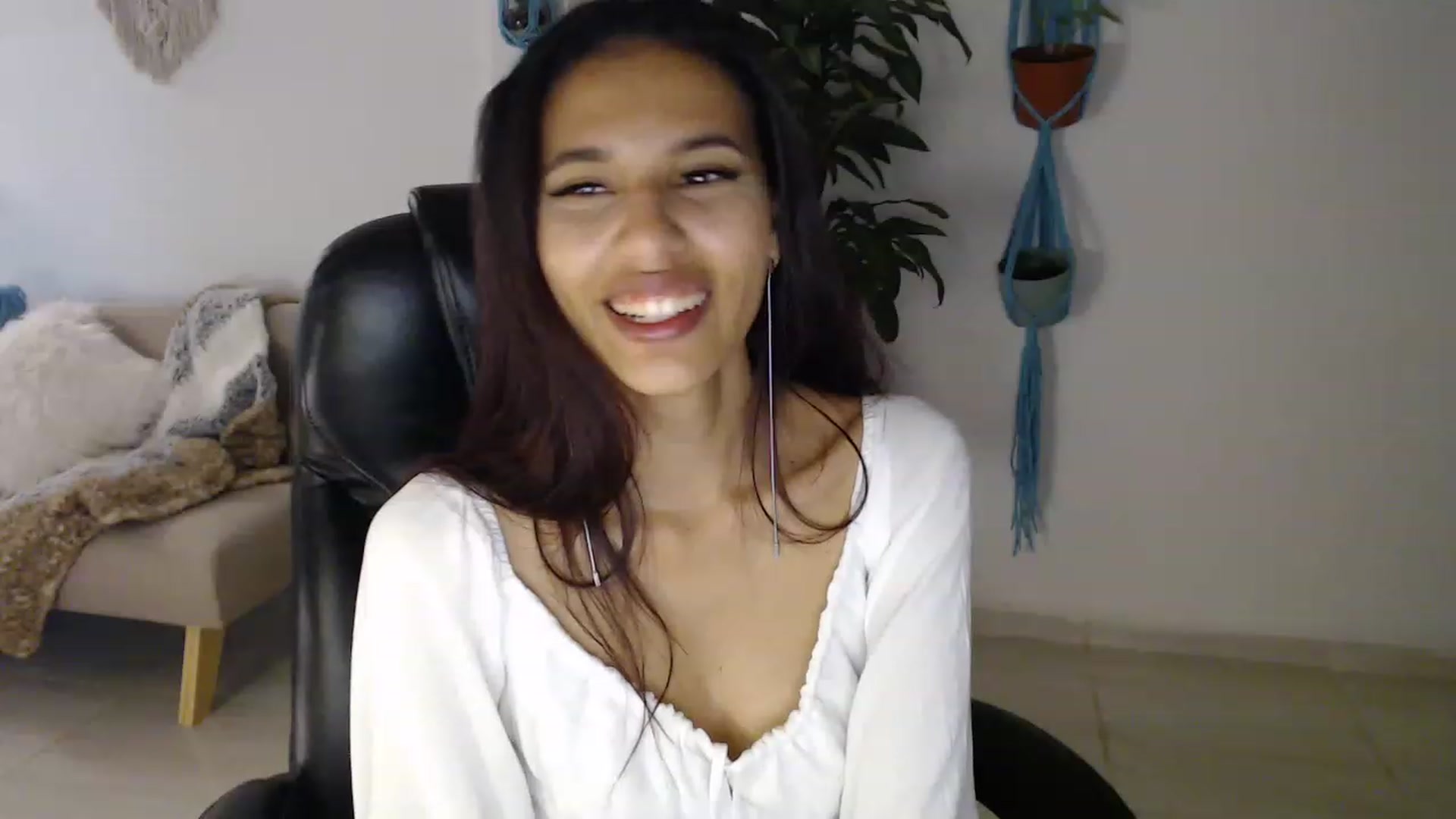 Gallery image thumbnail from slim_pamella's myfreecams stream on, 06/23/2023, 02:59 image 15 of 20