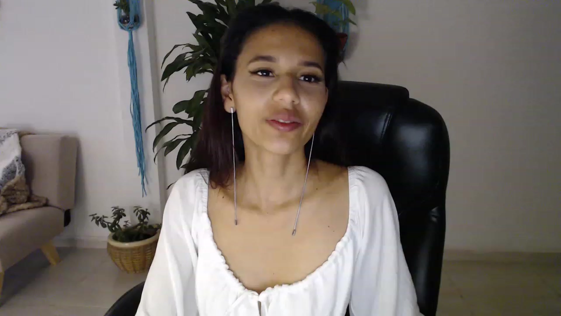 Gallery image thumbnail from slim_pamella's myfreecams stream on, 06/23/2023, 02:59 image 1 of 20