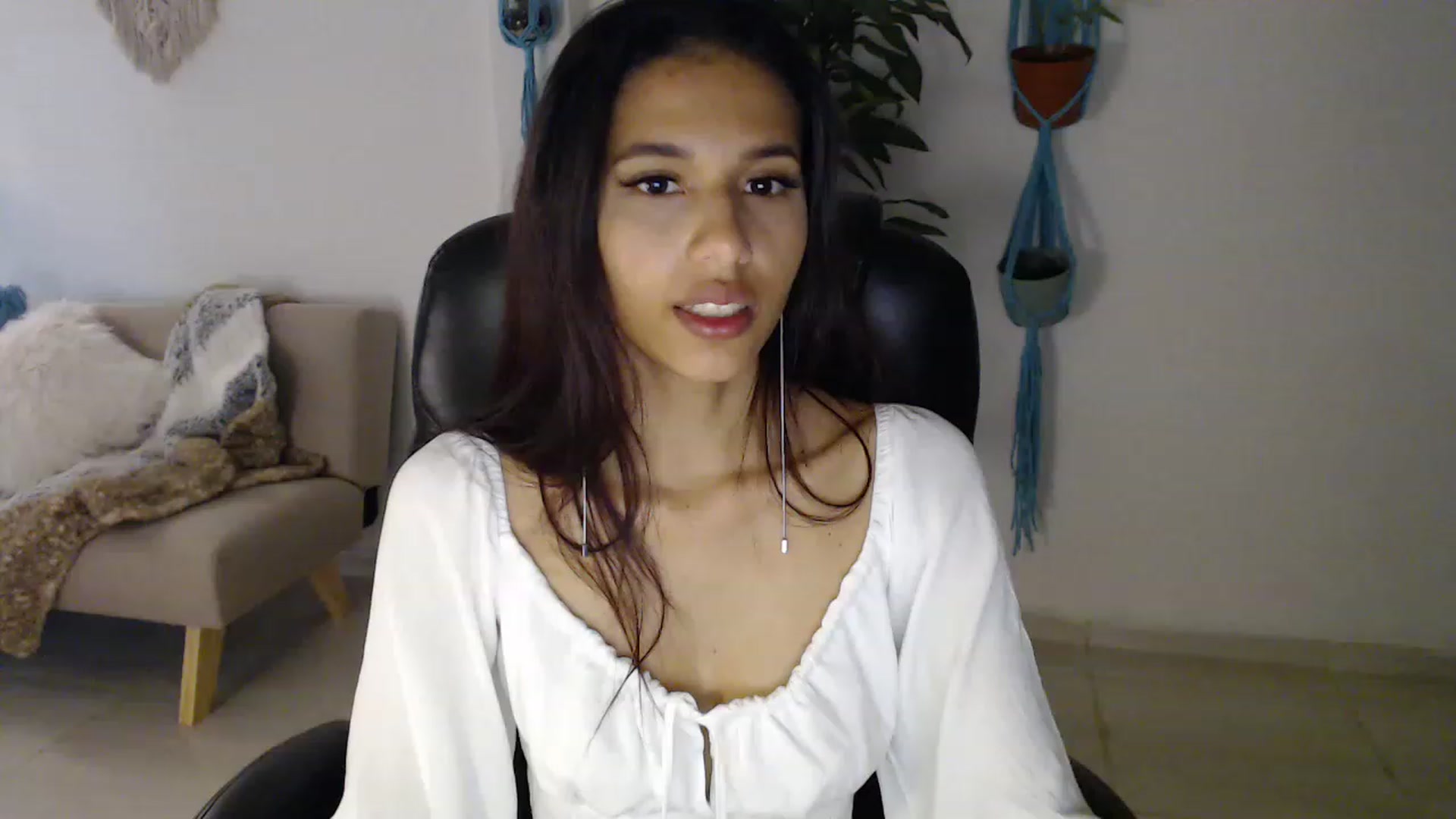 Gallery image thumbnail from slim_pamella's myfreecams stream on, 06/23/2023, 02:59 image 14 of 20